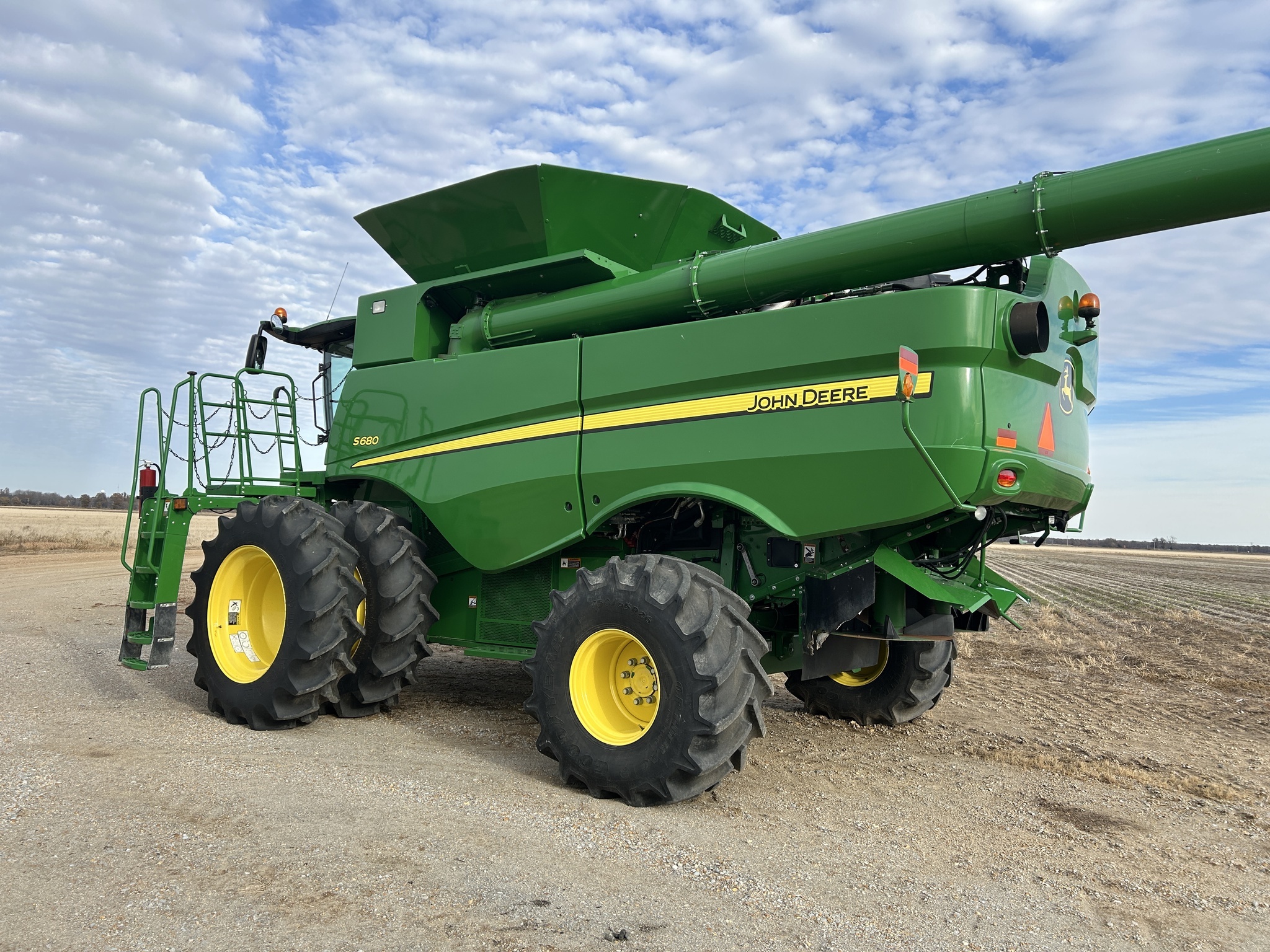 2016 John Deere S680 Combine