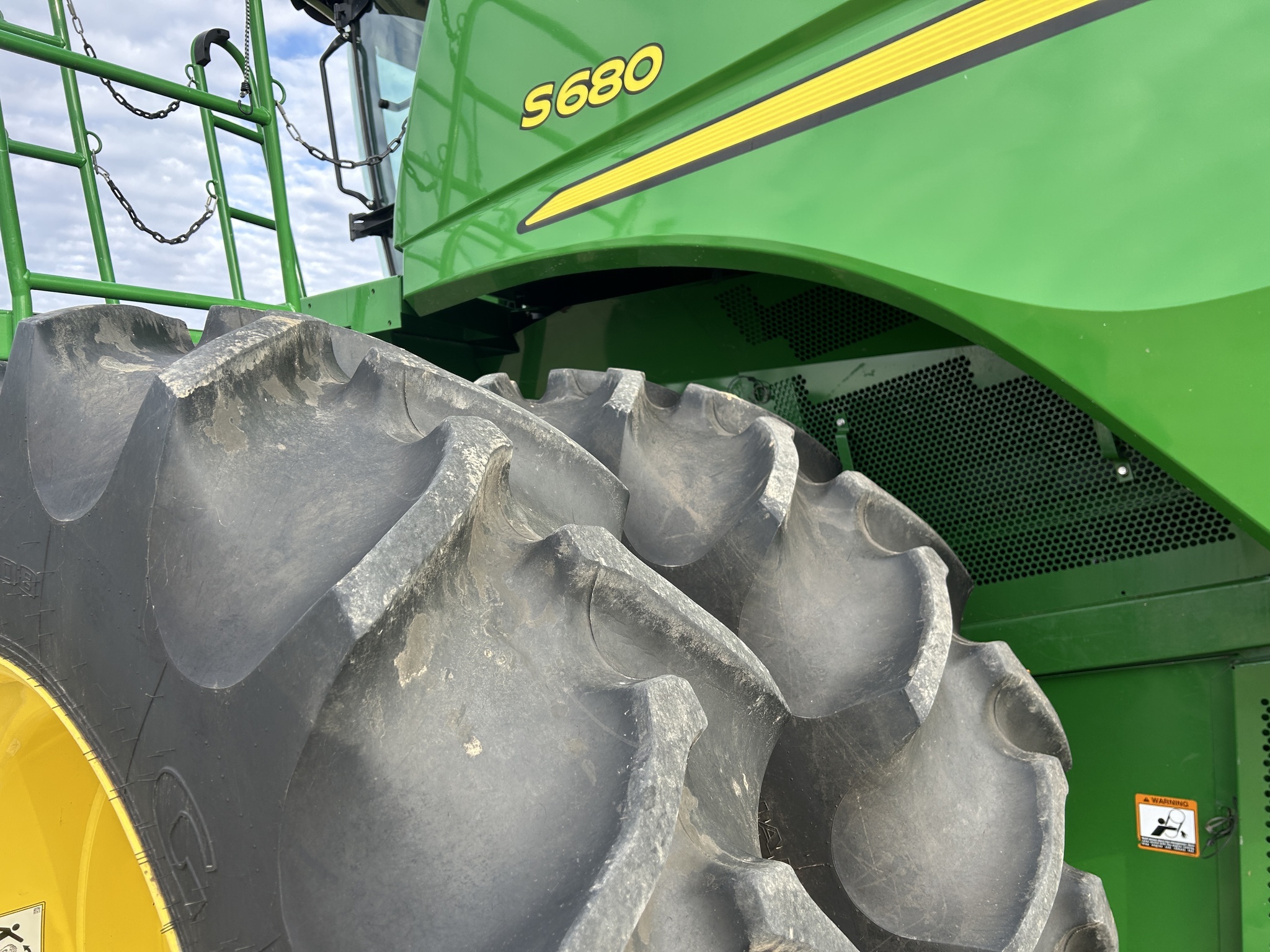 2016 John Deere S680 Combine