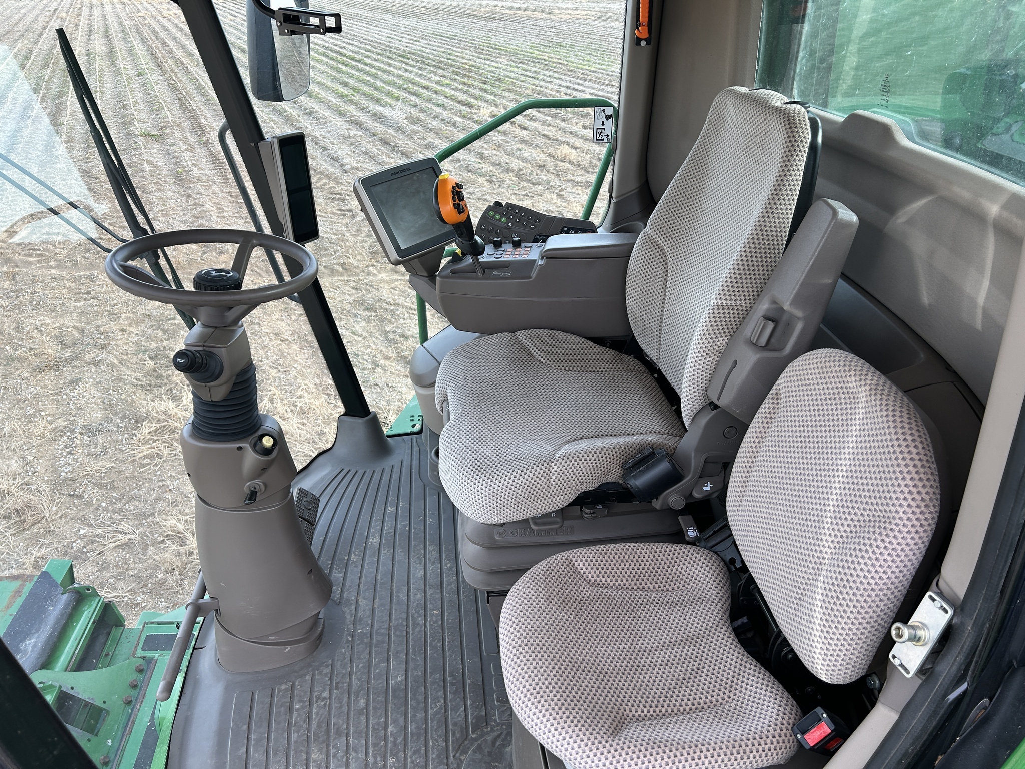 2016 John Deere S680 Combine