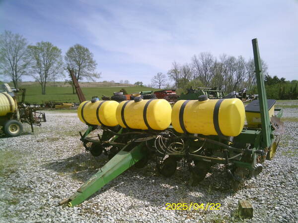 85 John Deere 7000 Planter