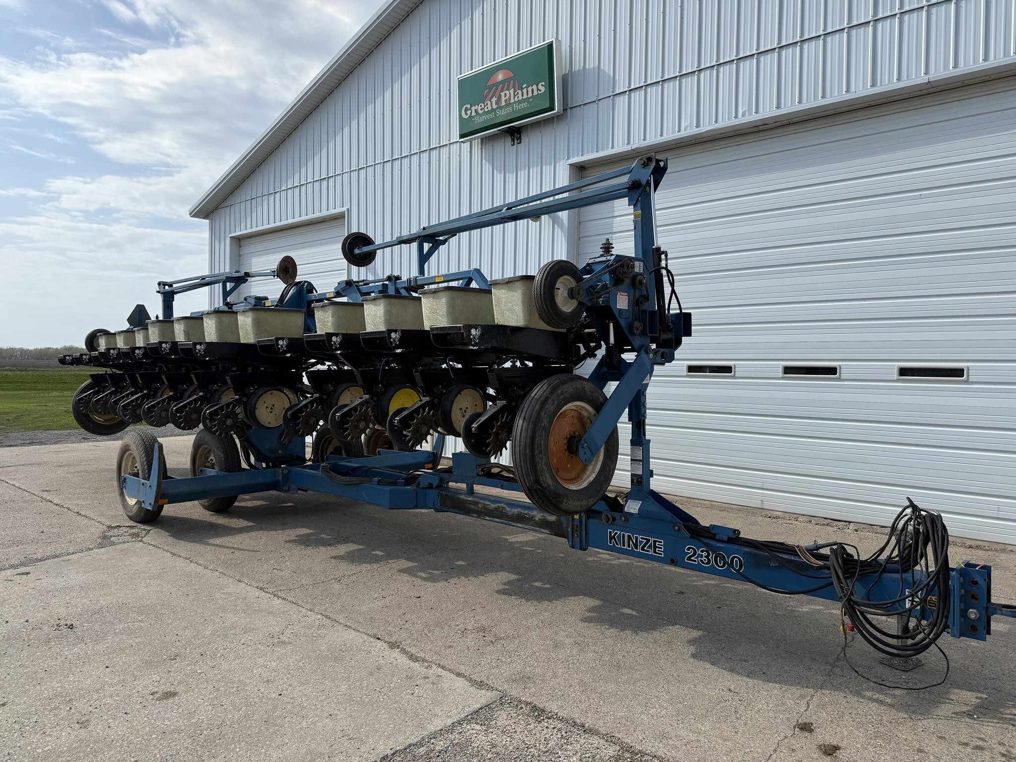 Used Kinze 2300 Planters for Sale - 9 Listings | Machinery Pete