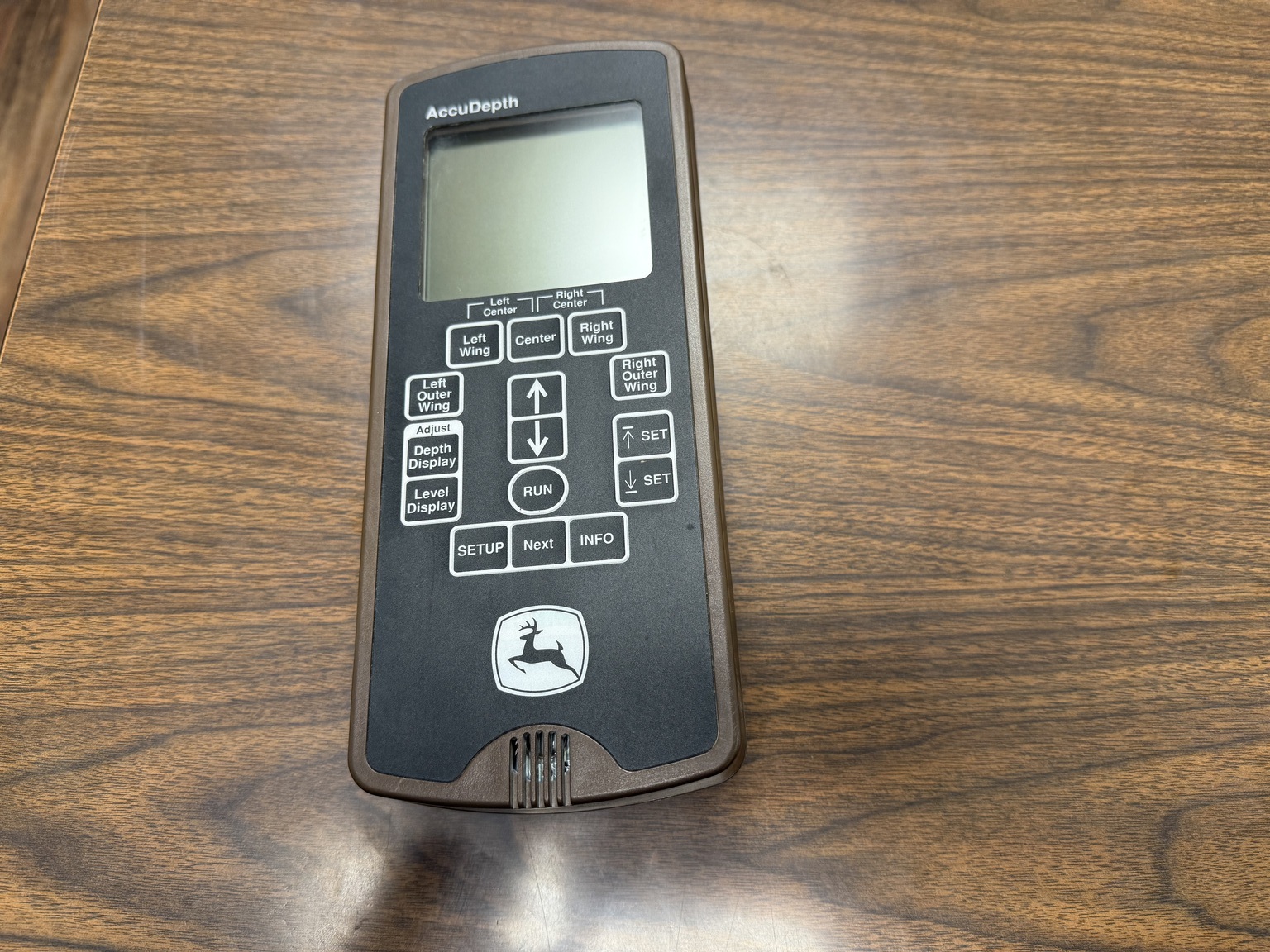 2014 John Deere 2210 Field Cultivator