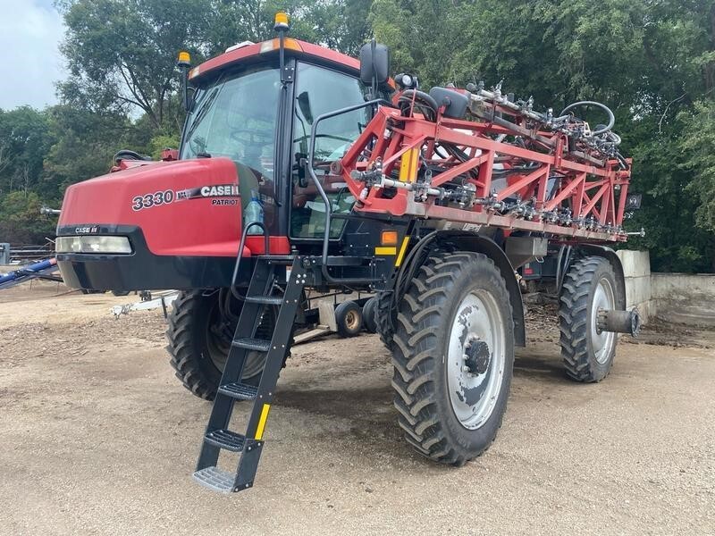 2010 Case IH Patriot 3330 Self-Propelled Sprayer