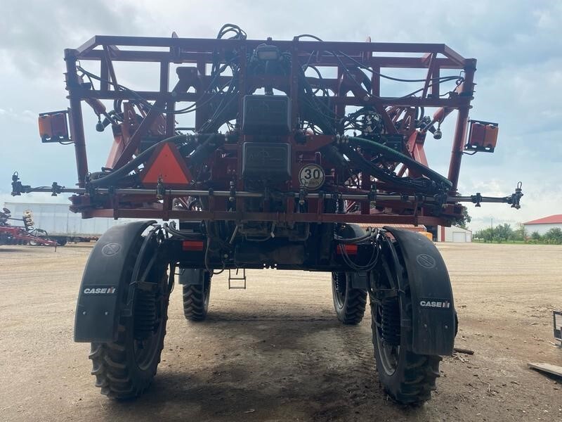 2010 Case IH Patriot 3330 Self-Propelled Sprayer