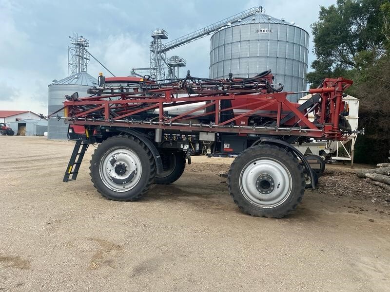 2010 Case IH Patriot 3330 Self-Propelled Sprayer