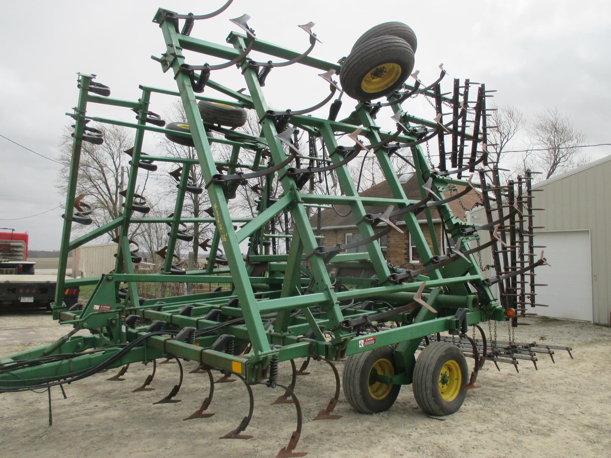  John Deere 980 Field Cultivator