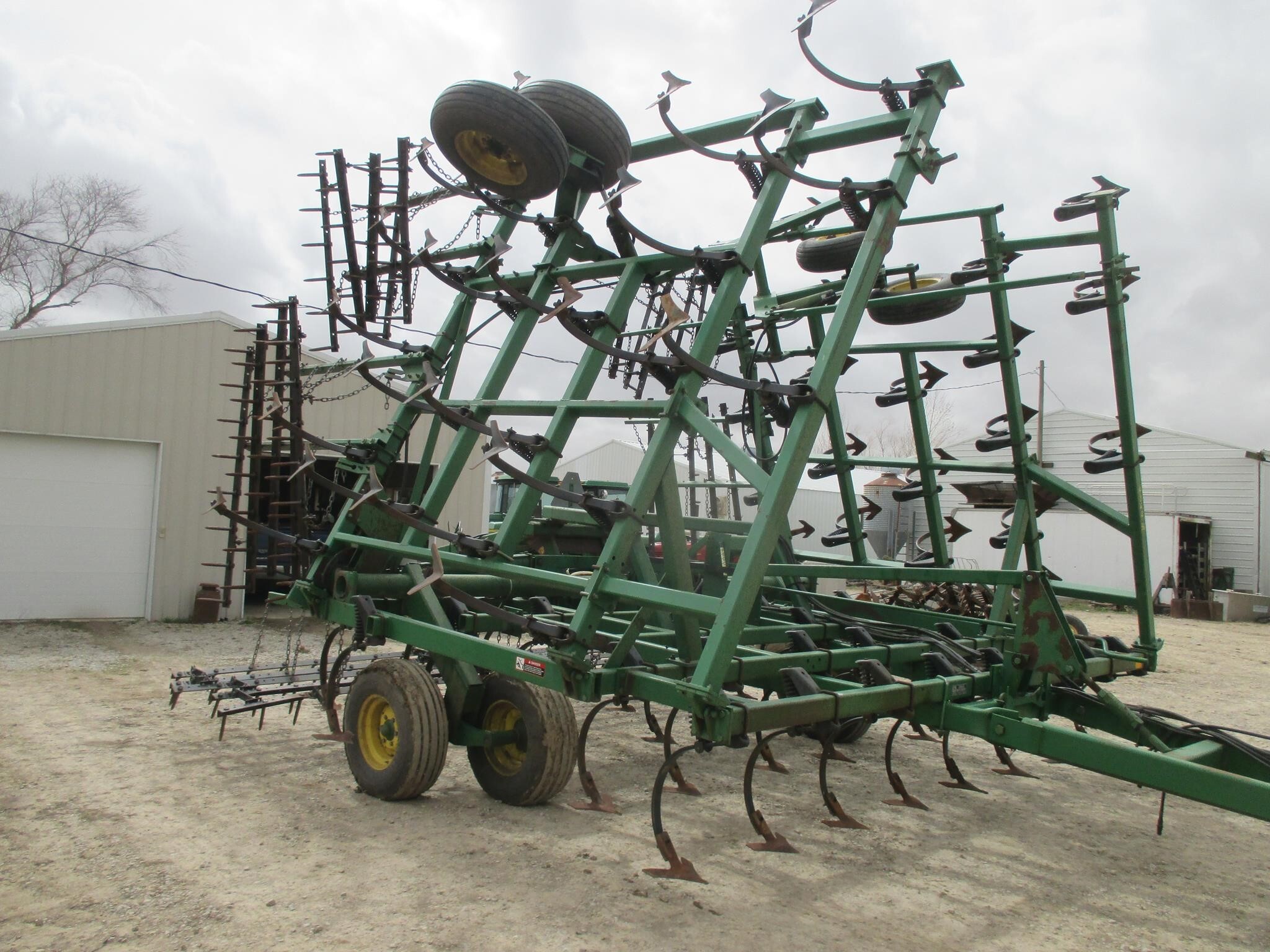  John Deere 980 Field Cultivator