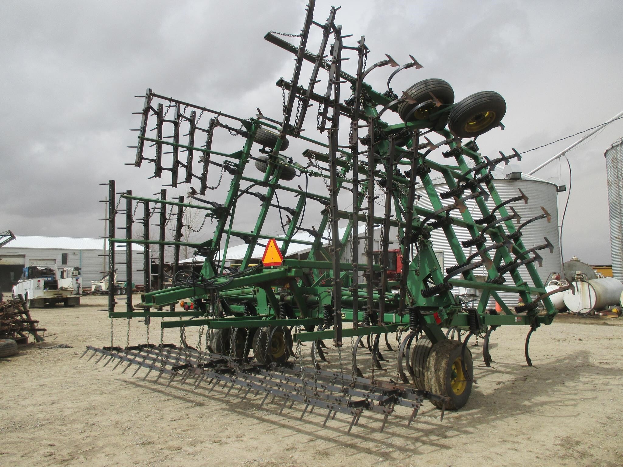  John Deere 980 Field Cultivator
