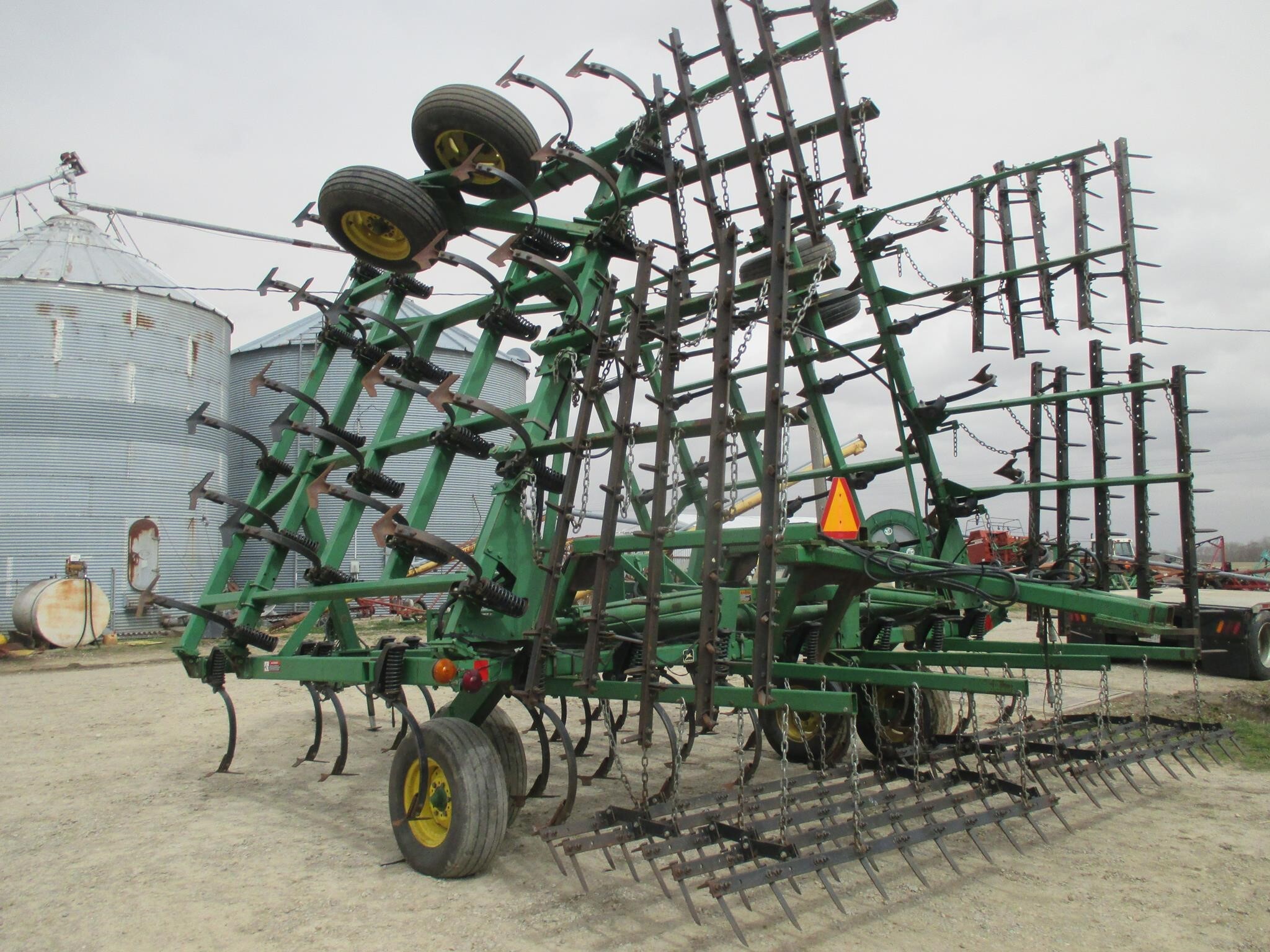  John Deere 980 Field Cultivator