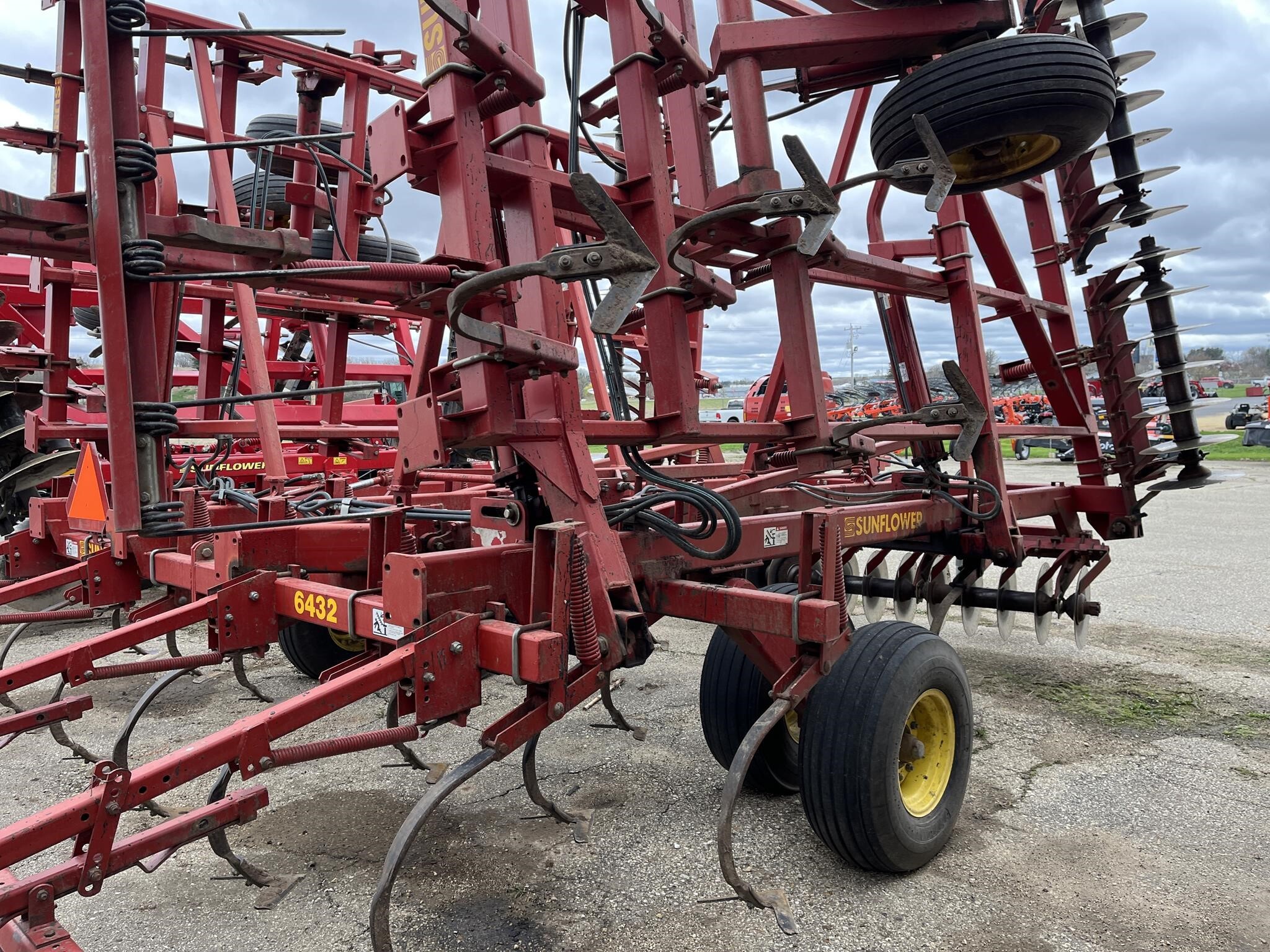  Sunflower 6432 Soil Finisher