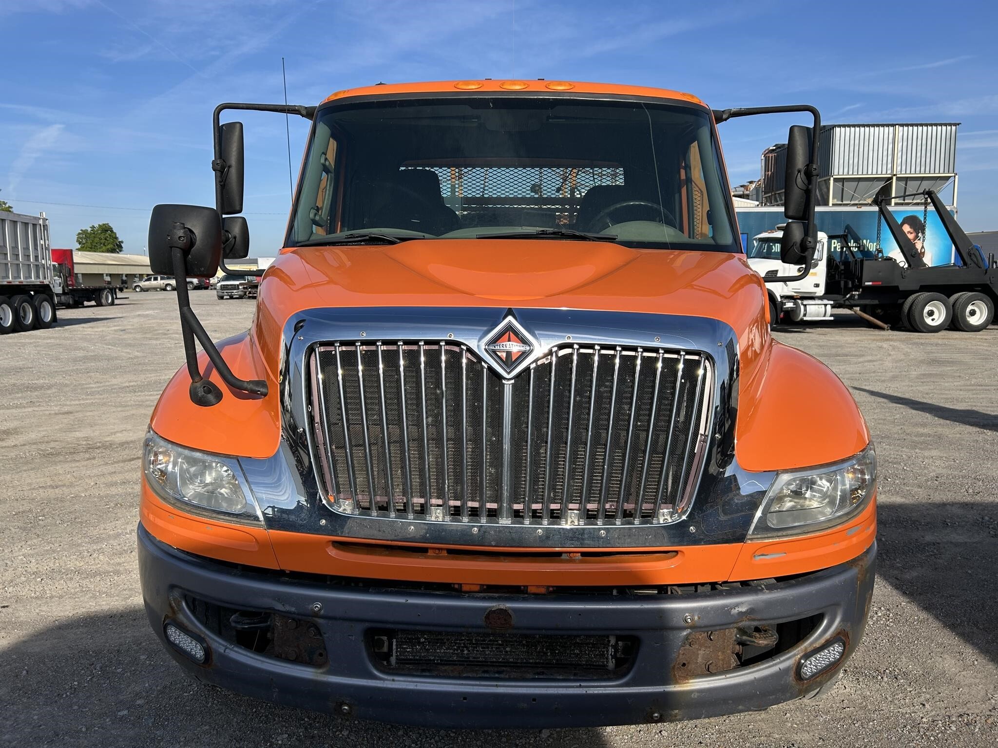 2011 International DURASTAR 4300 Semi Trucks/Trailer