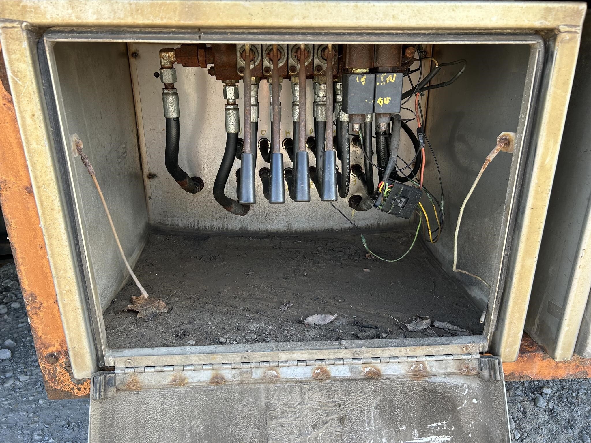 2011 International DURASTAR 4300 Semi Trucks/Trailer