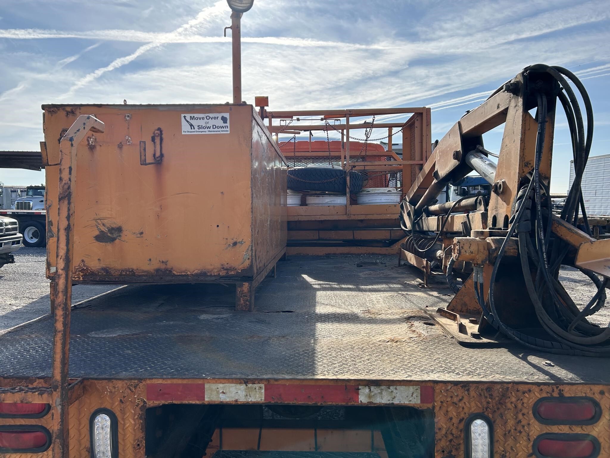 2011 International DURASTAR 4300 Semi Trucks/Trailer