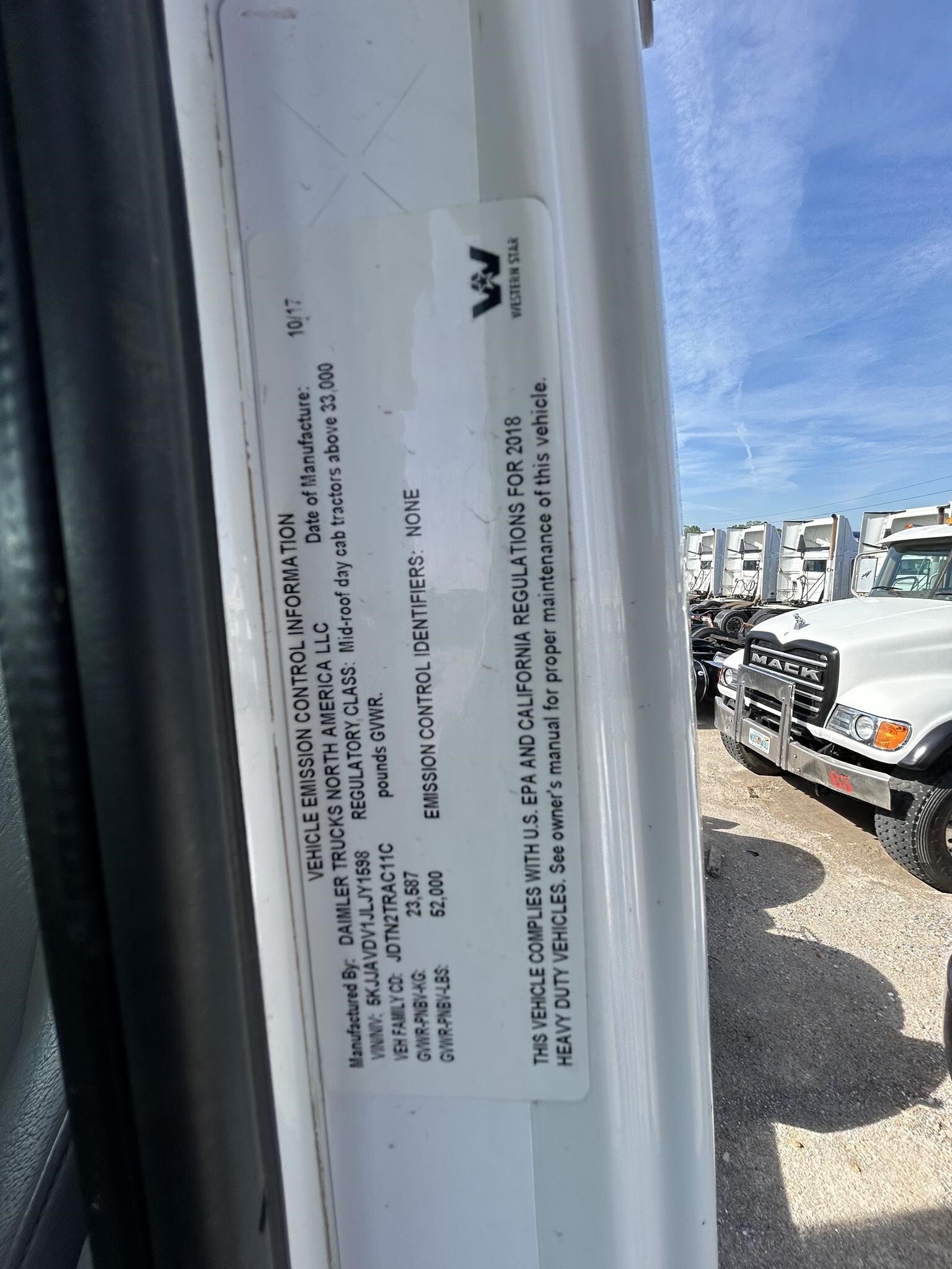 2018 Western Star 4700 Semi Trucks/Trailer