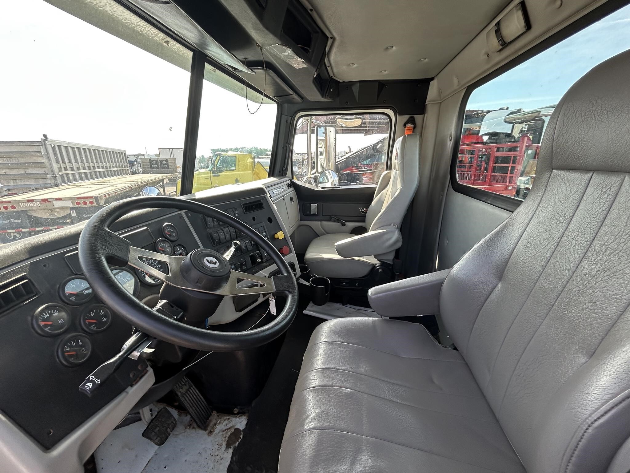 2018 Western Star 4700 Semi Trucks/Trailer