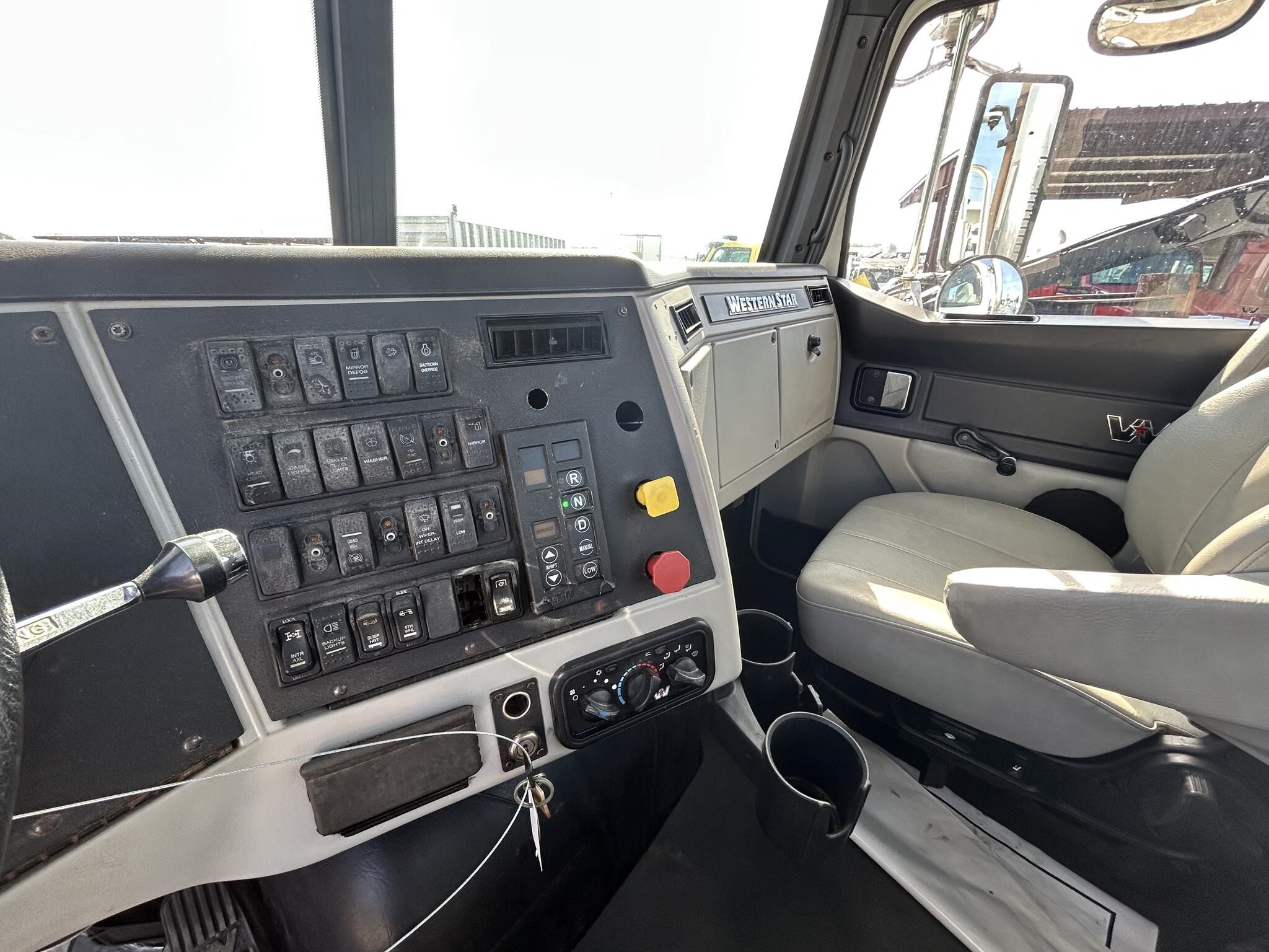 2018 Western Star 4700 Semi Trucks/Trailer