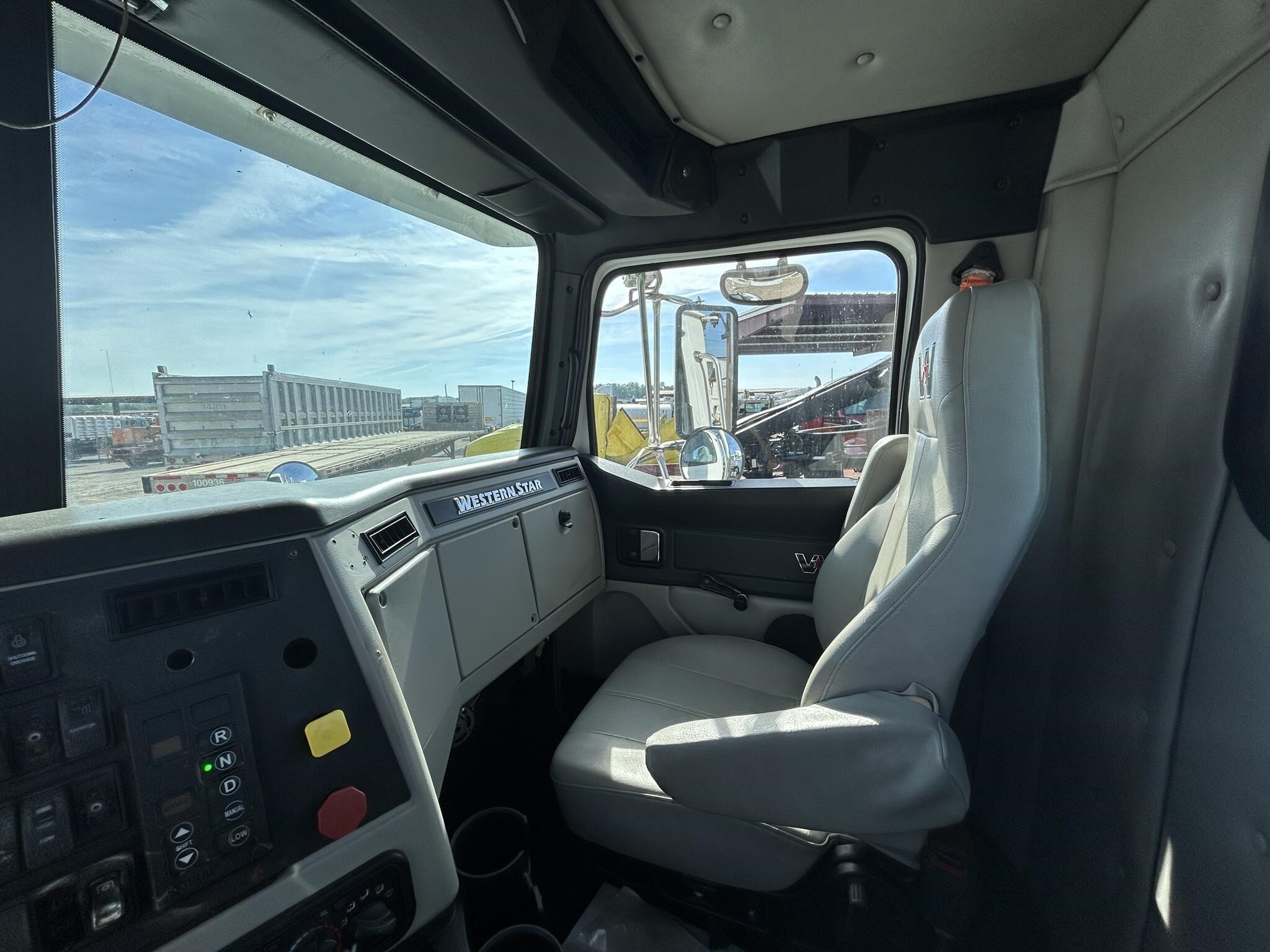 2018 Western Star 4700 Semi Trucks/Trailer
