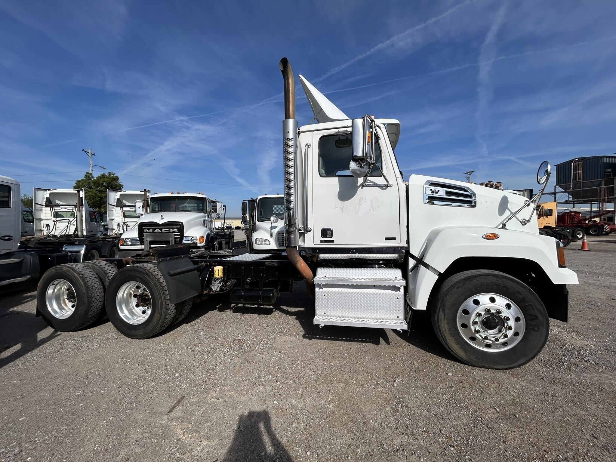 2018 Western Star 4700 Semi Trucks/Trailer