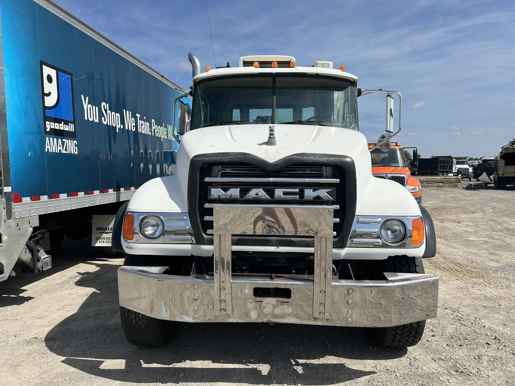 2005 Mack Granite CV713 Dump Trucks/Trailer