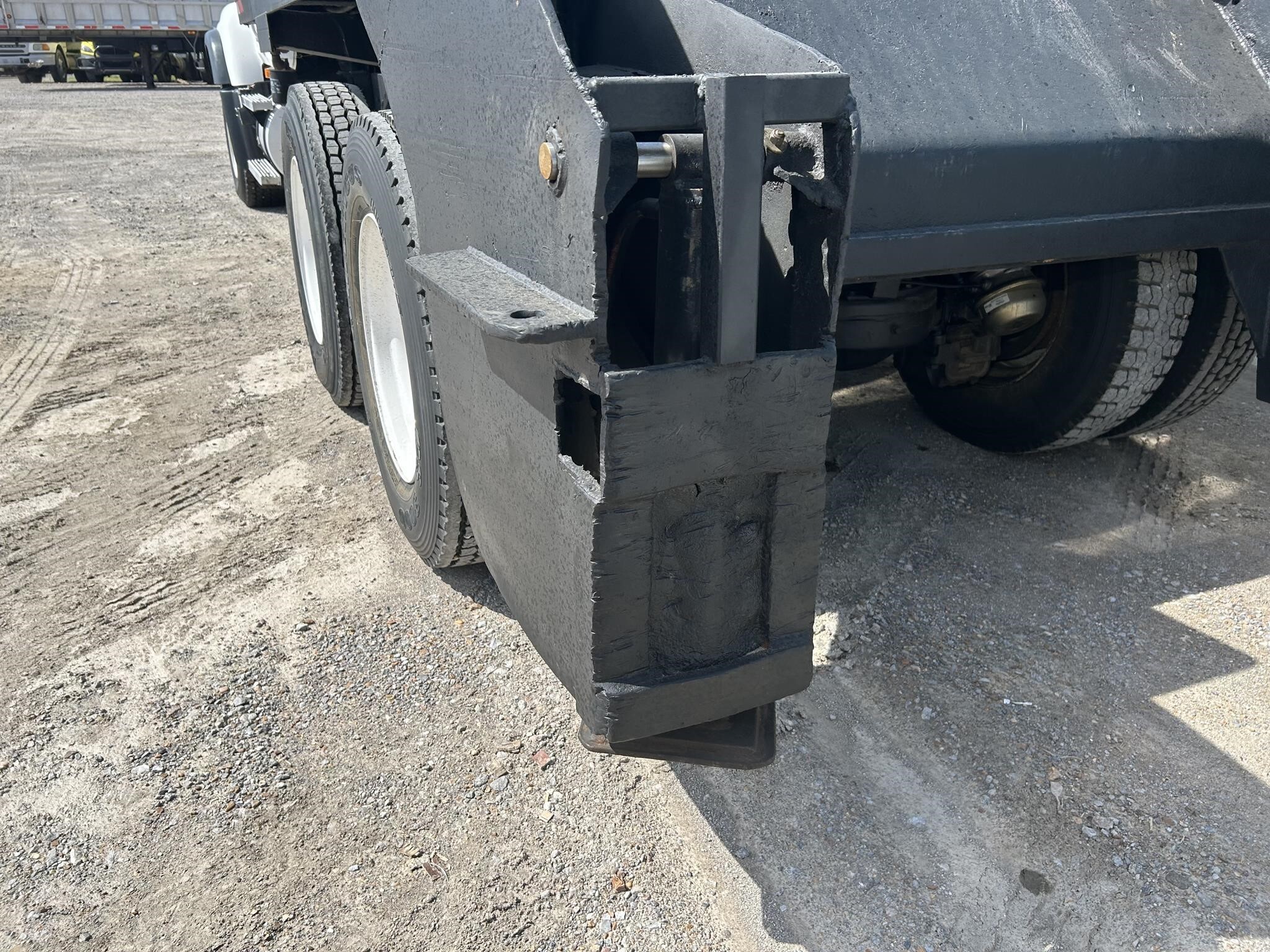 2005 Mack Granite CV713 Dump Trucks/Trailer