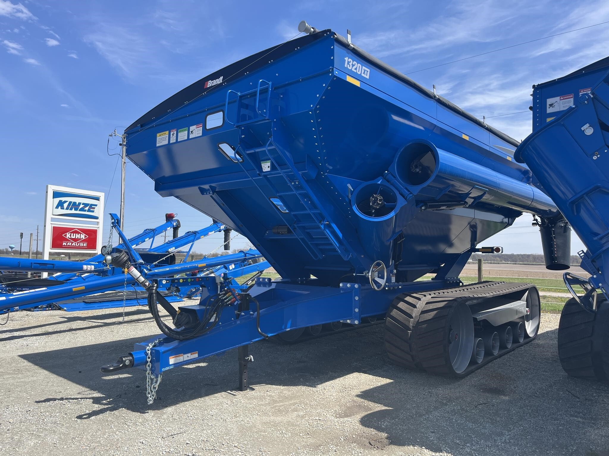 2025 Brandt 1320XT Grain Cart