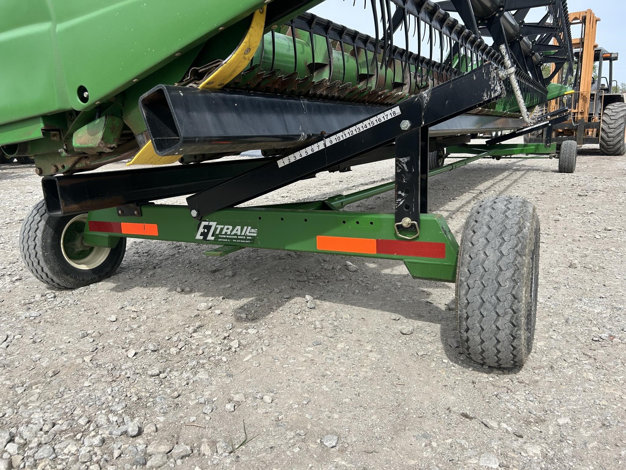  E-Z Trail 680 Header Trailer