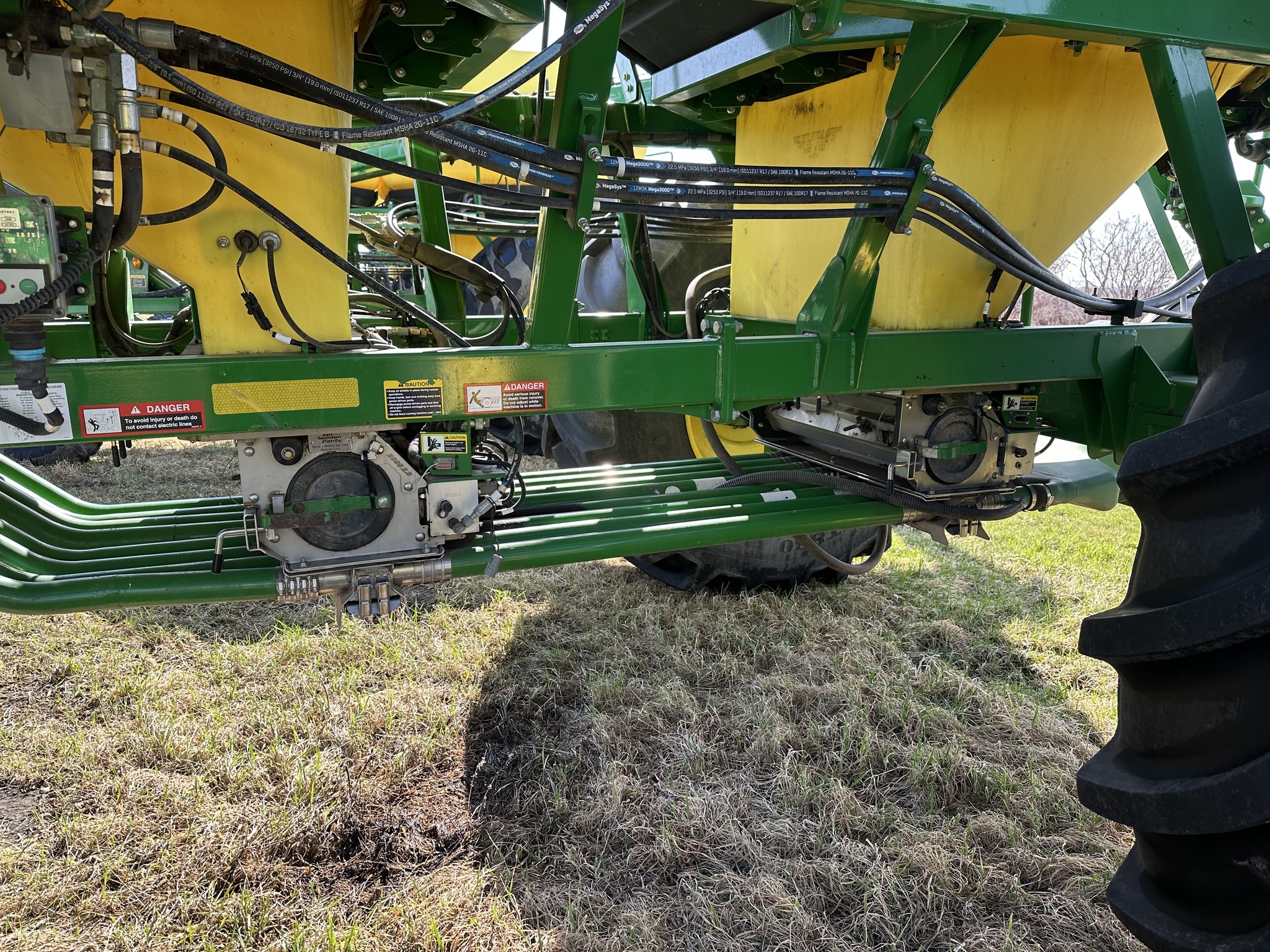 2016 John Deere 1890 Air Seeder