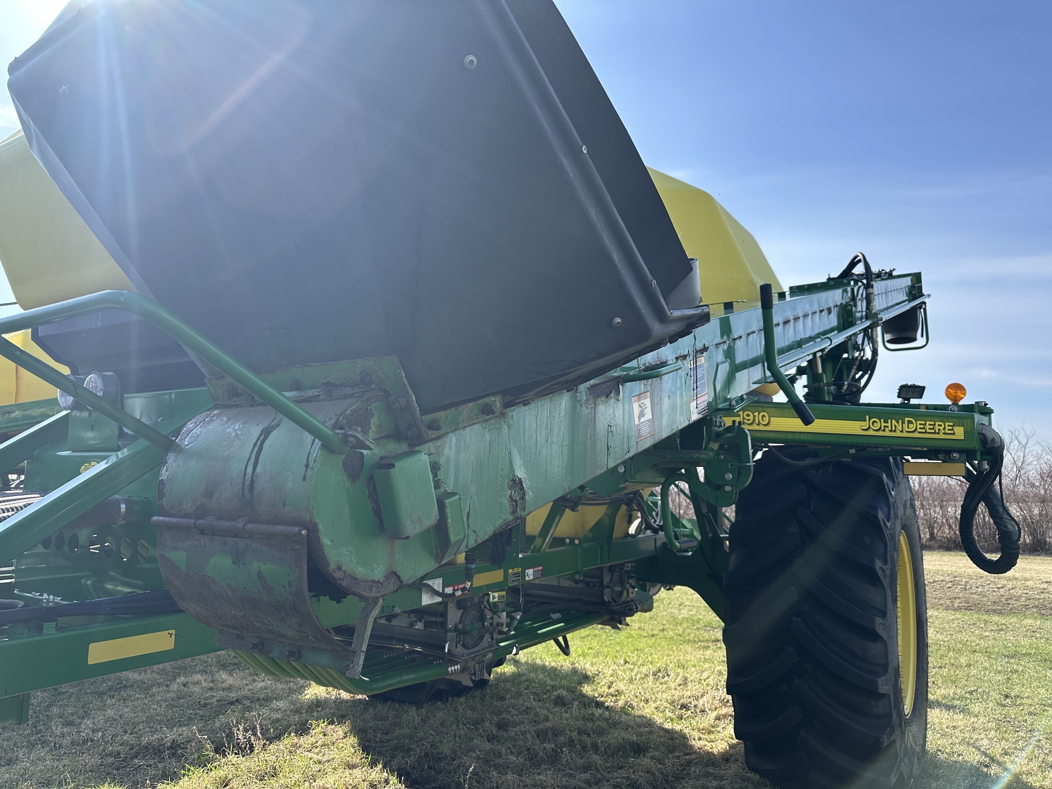 2016 John Deere 1890 Air Seeder
