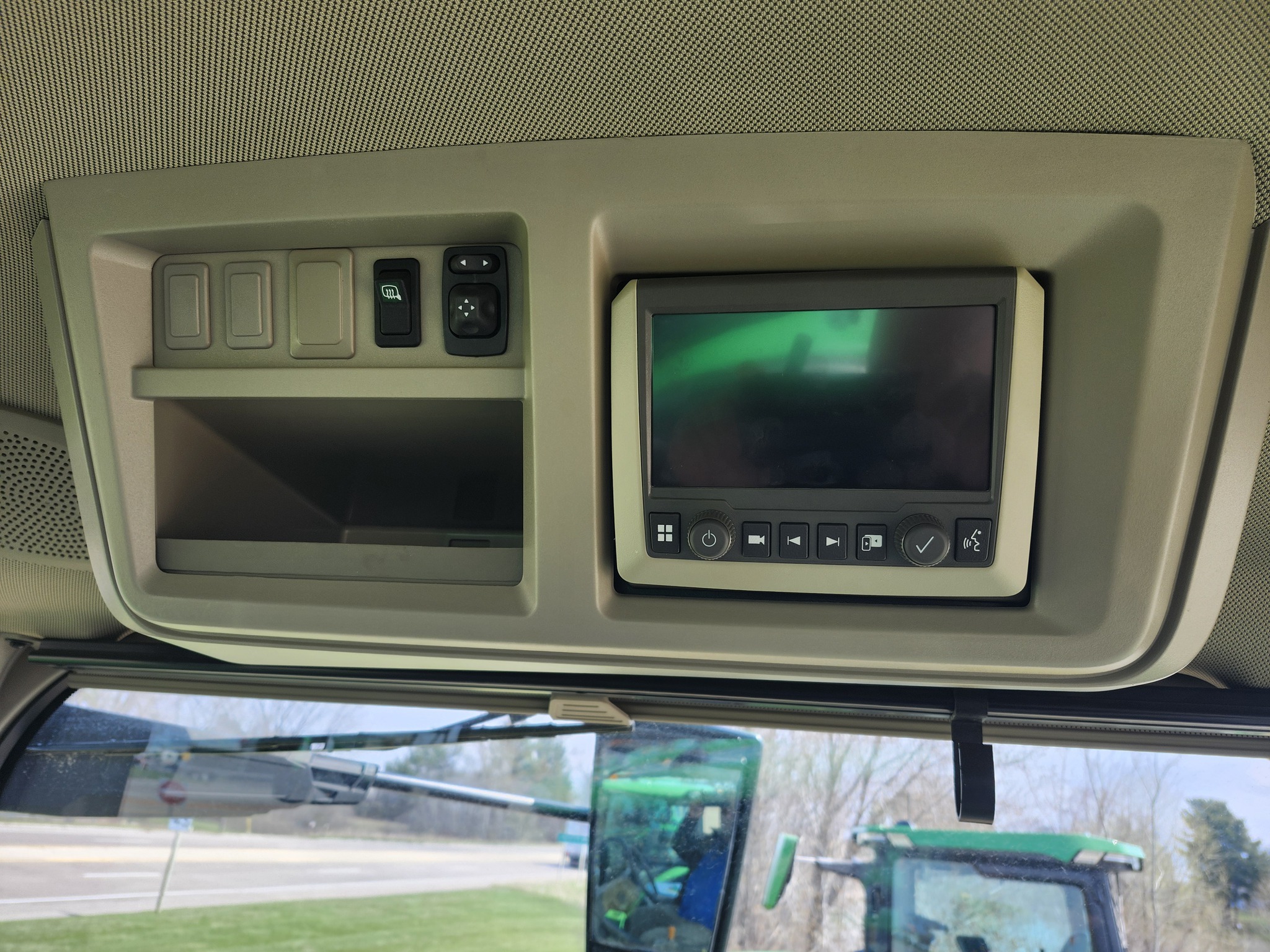 2024 John Deere 7R 270 Tractor