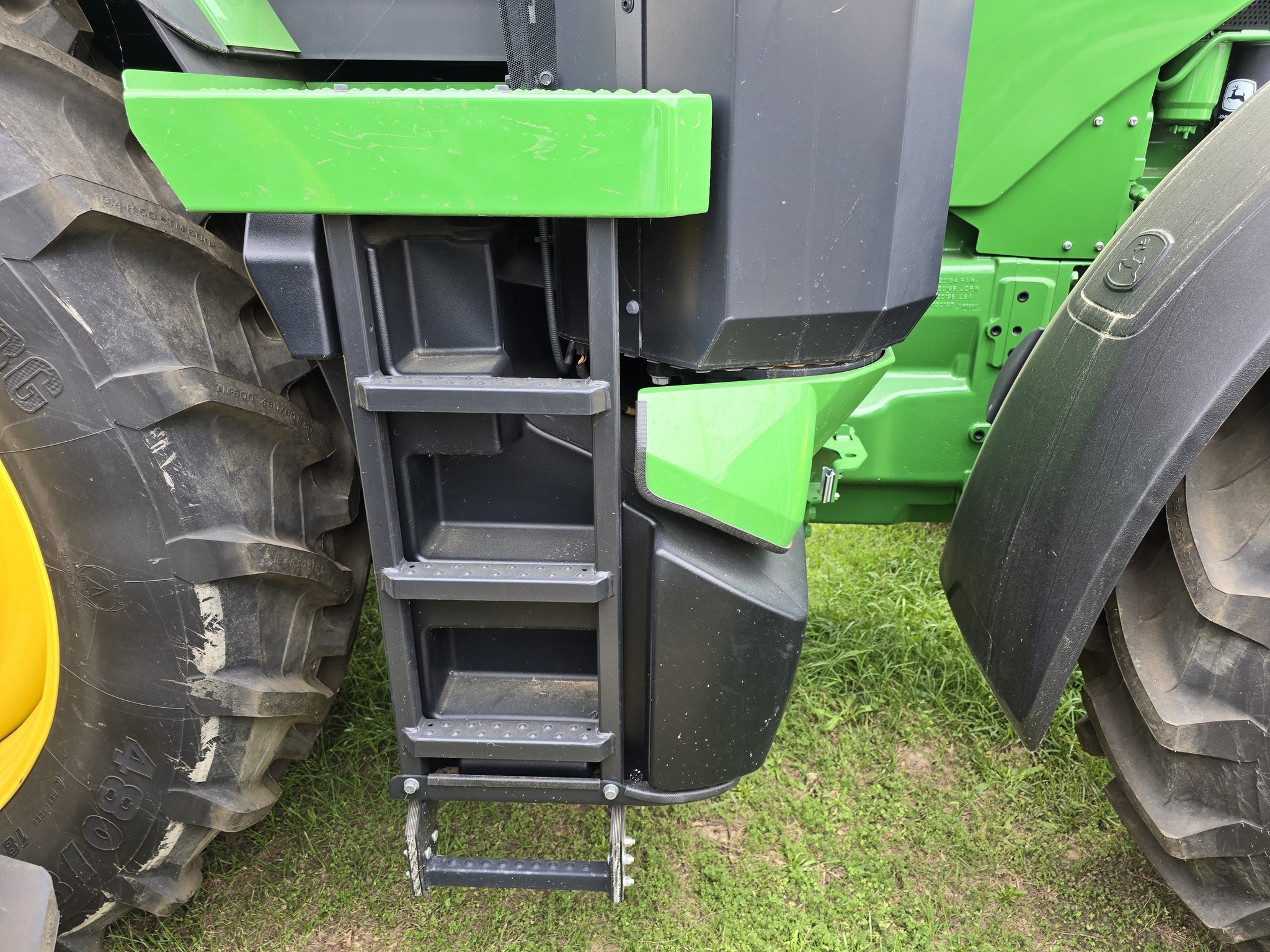 2023 John Deere 8R 370 Tractor