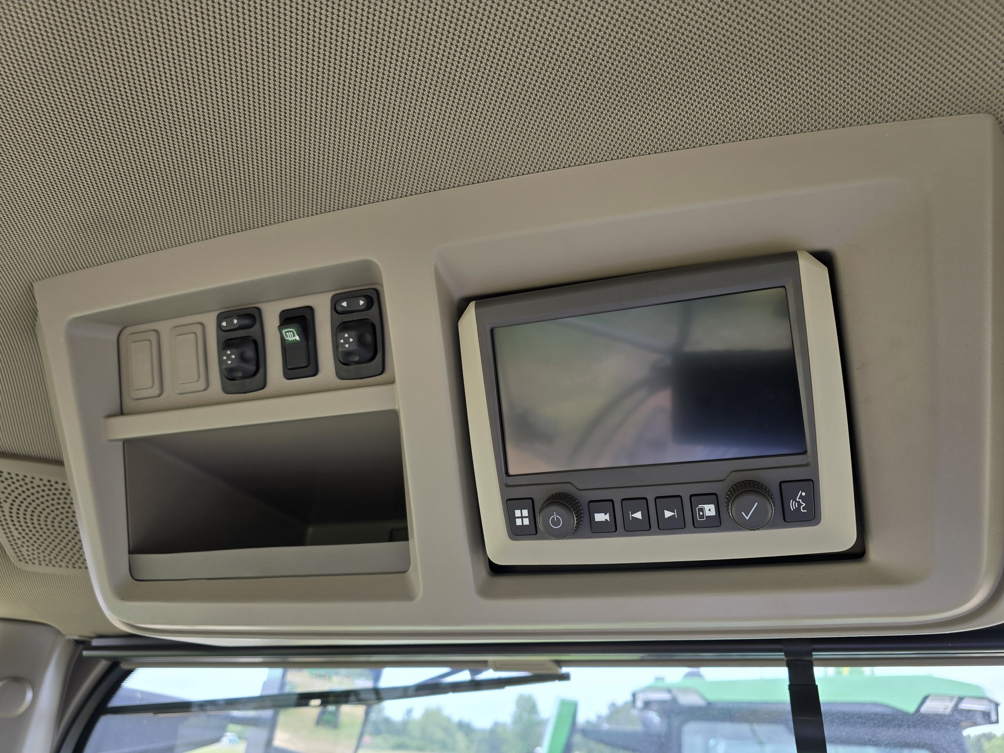 2023 John Deere 8R 370 Tractor