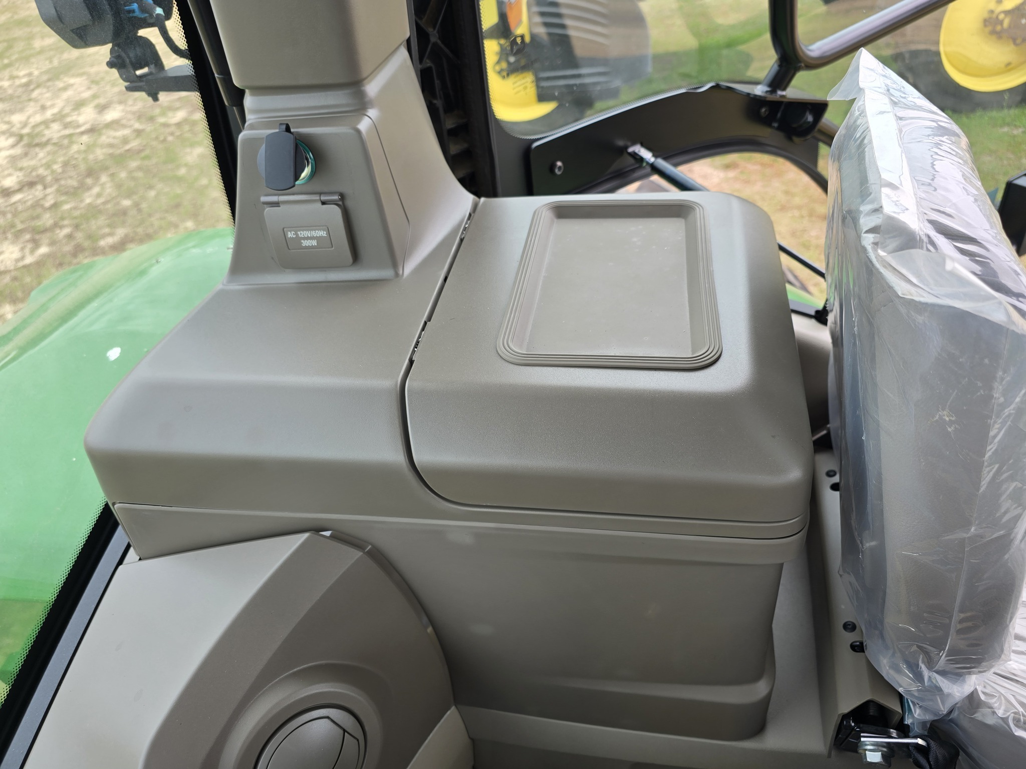 2023 John Deere 8R 370 Tractor