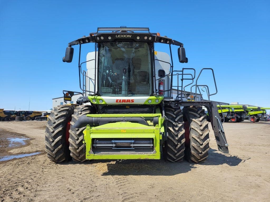 2021 Claas LEXION 8700 Combine