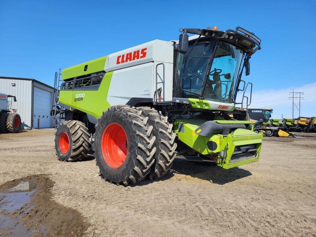 2021 Claas LEXION 8700 Combine