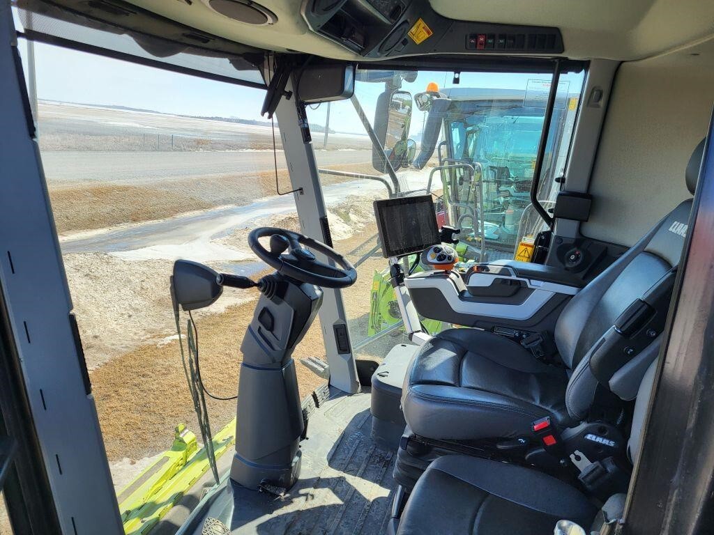2021 Claas LEXION 8700 Combine