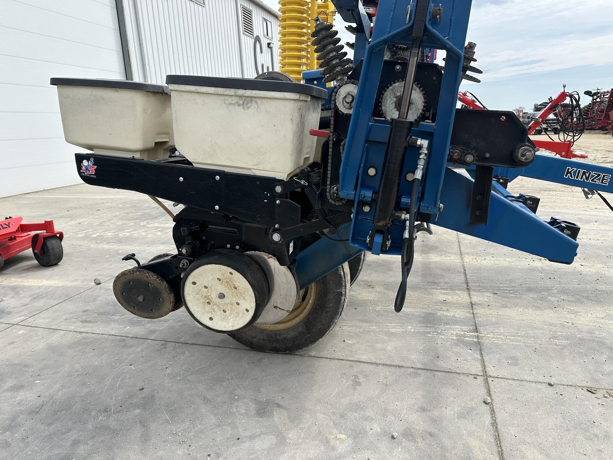 2008 Kinze 3000 Planter