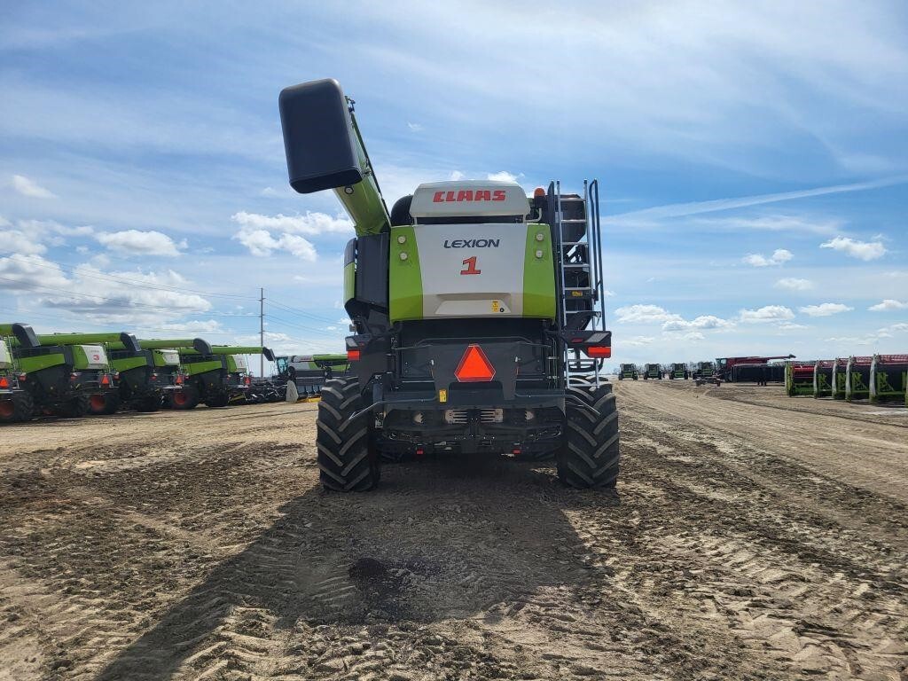 2022 Claas 8700TT Combine