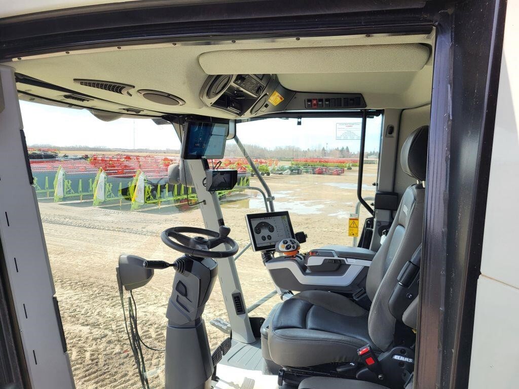 2022 Claas 8700TT Combine