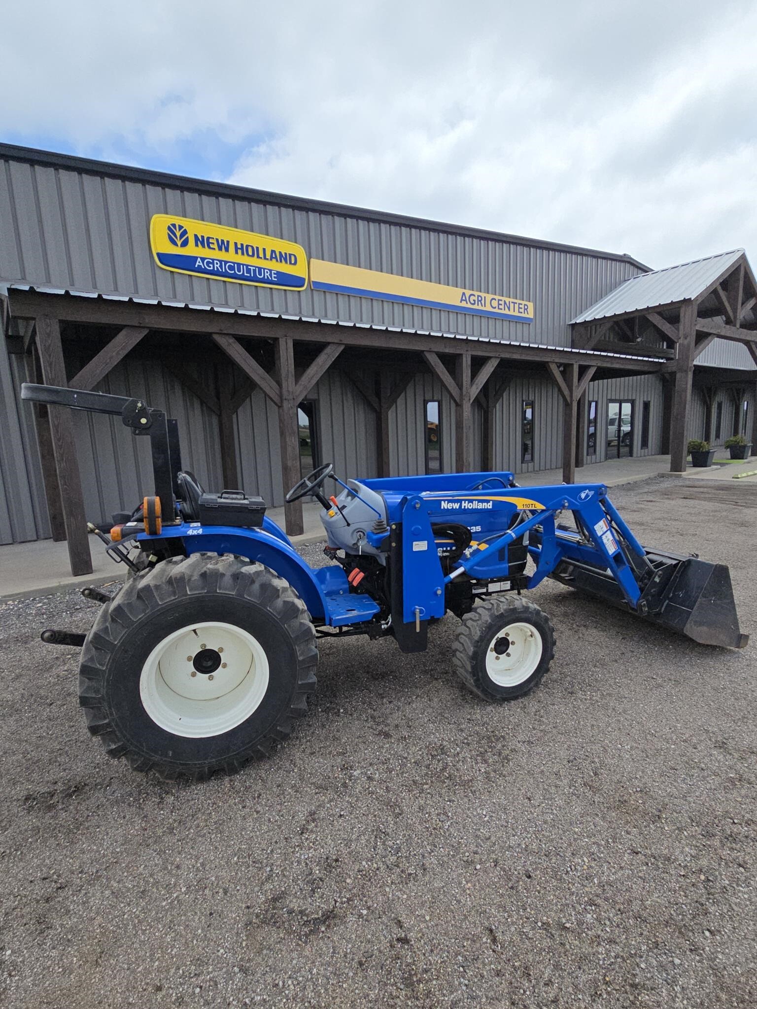 2014 New Holland Workmaster 35 Tractor