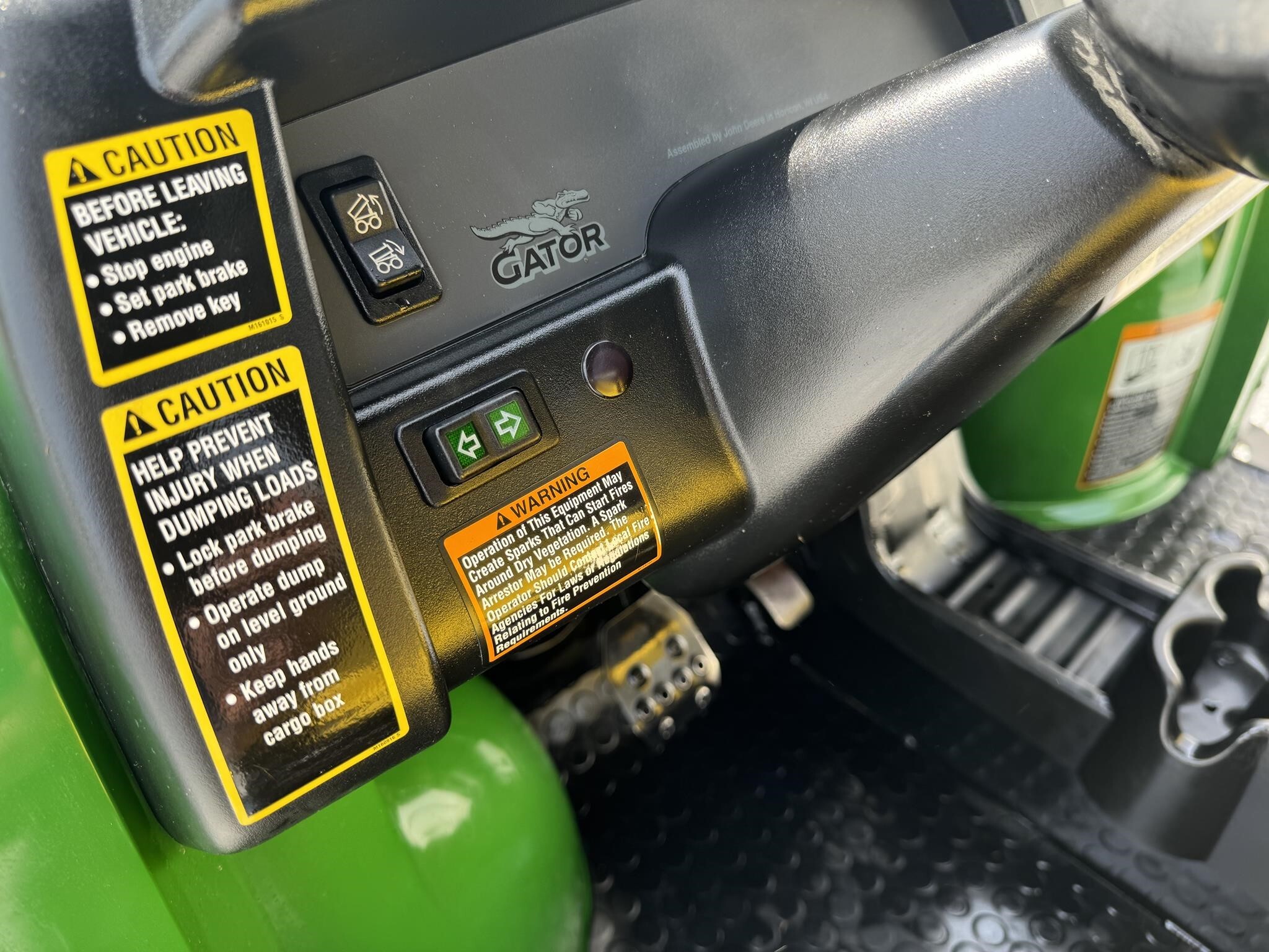 2010 John Deere Gator XUV 825I ATVs and Utility Vehicle