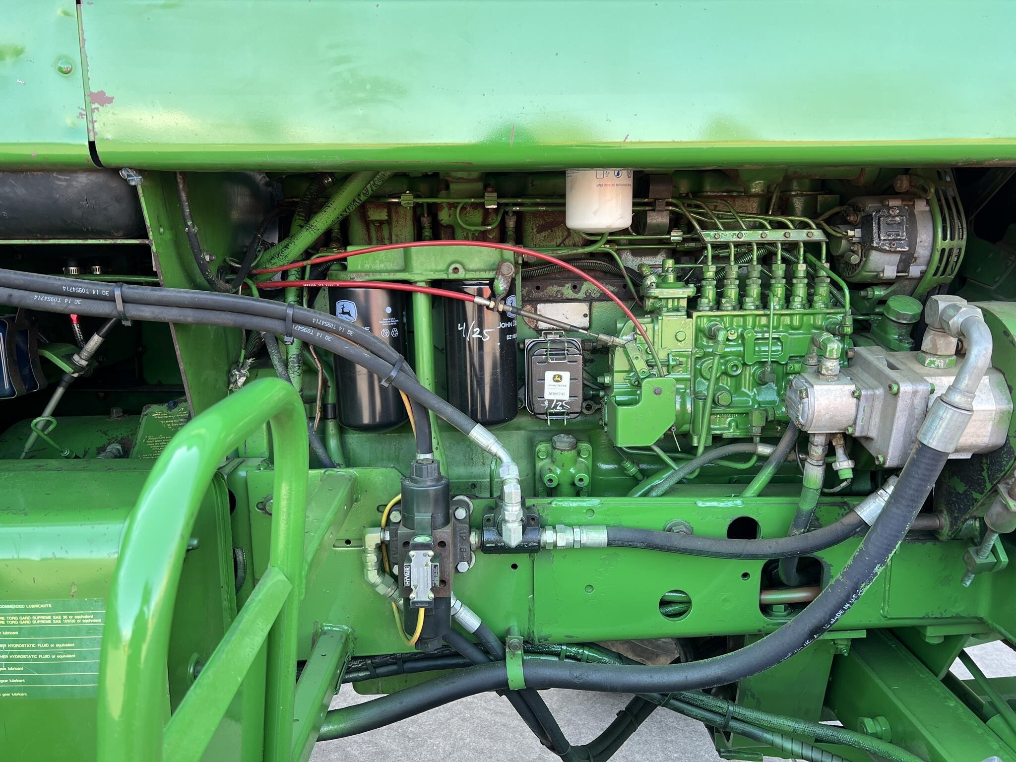  John Deere 5830 Self-Propelled Forage Harvester