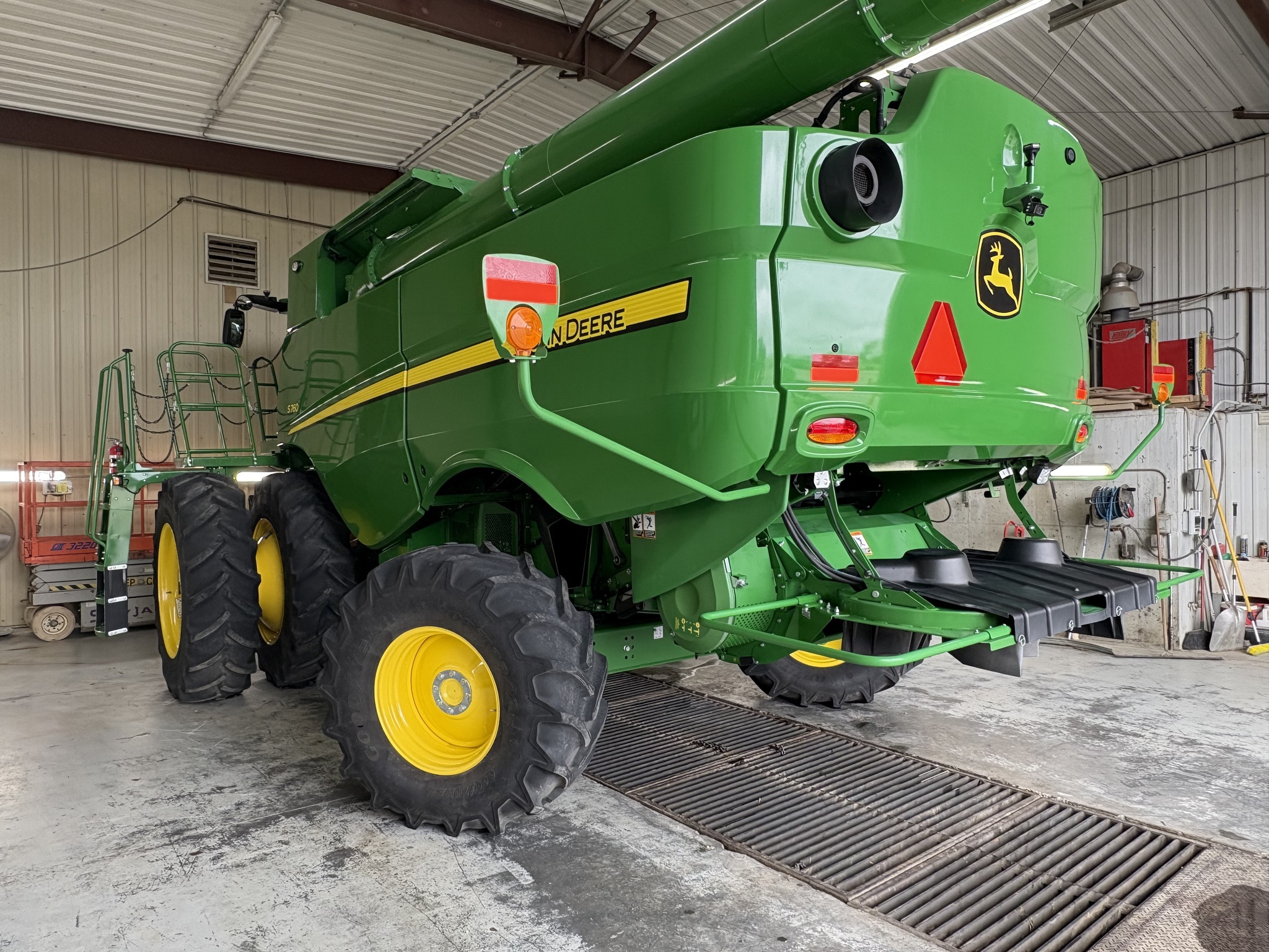 2024 John Deere S760 Combine