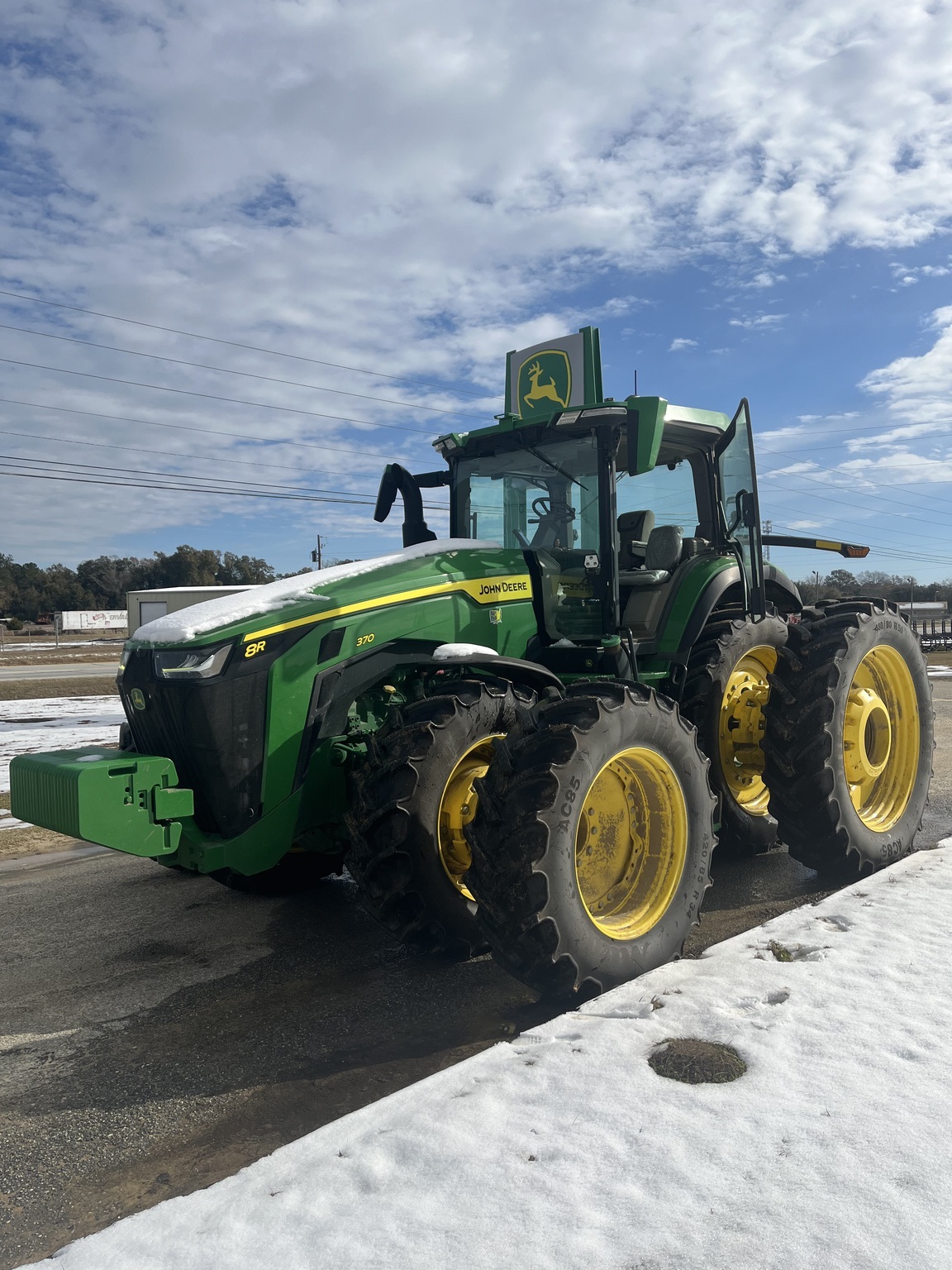 2023 John Deere 8R 370 Tractor