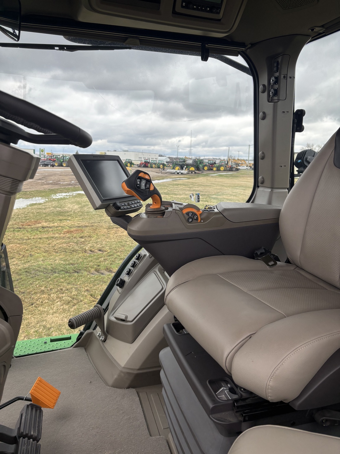 2023 John Deere 8R 340 Tractor