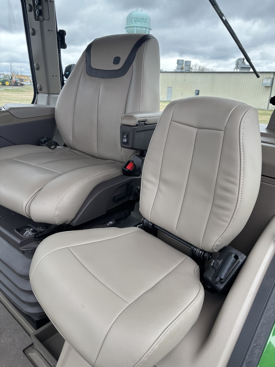 2023 John Deere 8R 340 Tractor