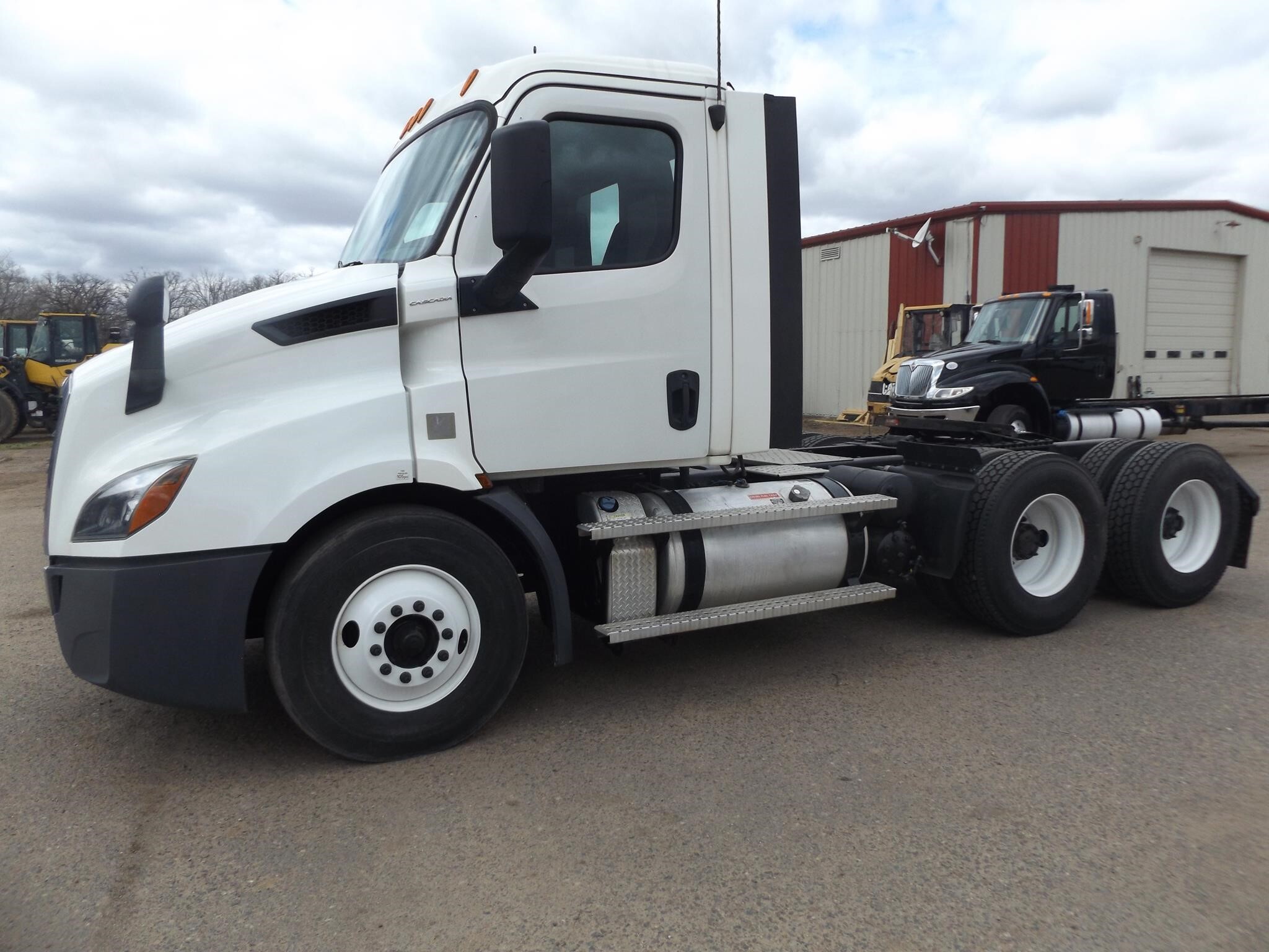 2020 Freightliner CASCADIA 116 Semi Trucks/Trailer
