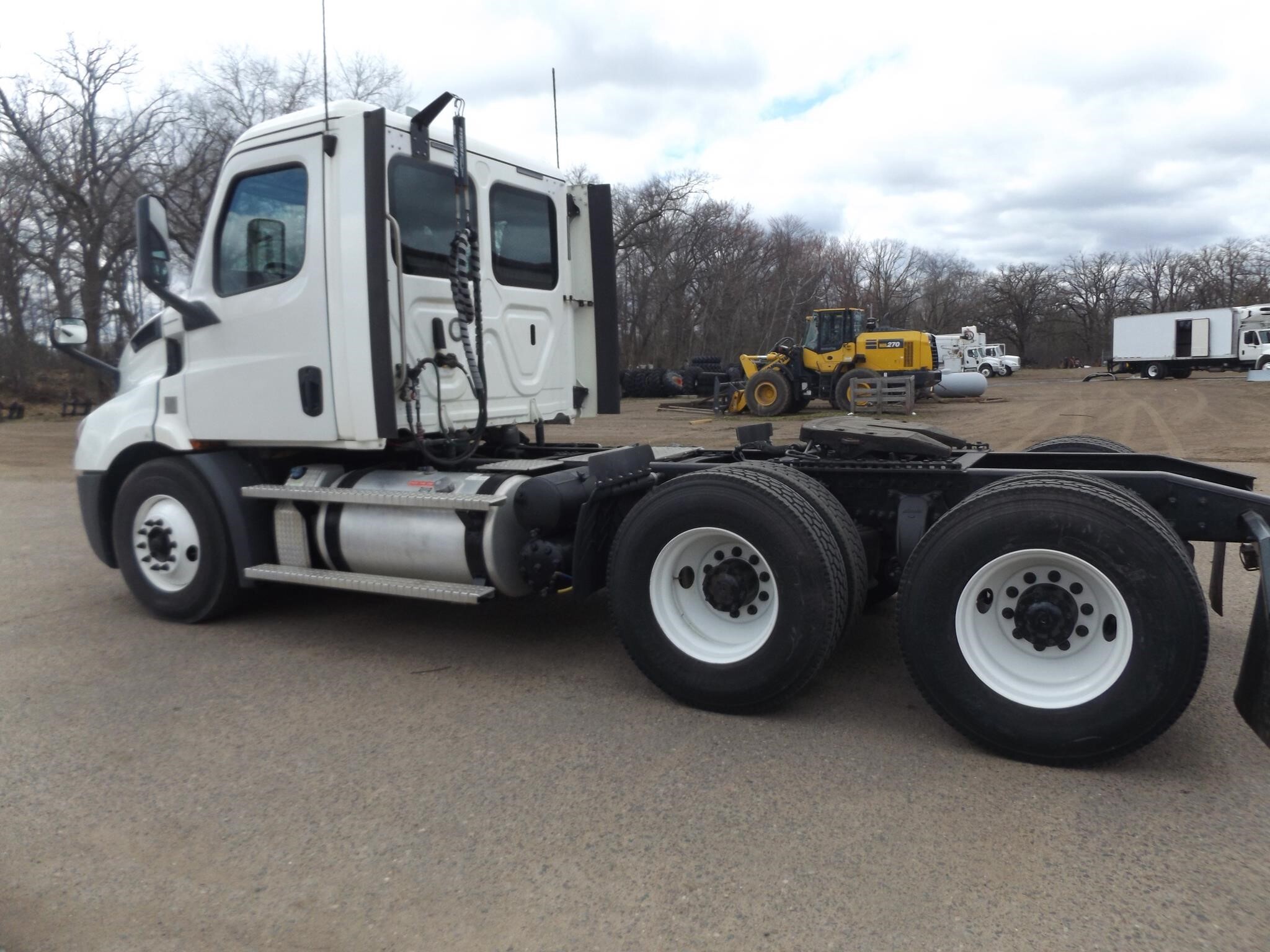 2020 Freightliner CASCADIA 116 Semi Trucks/Trailer