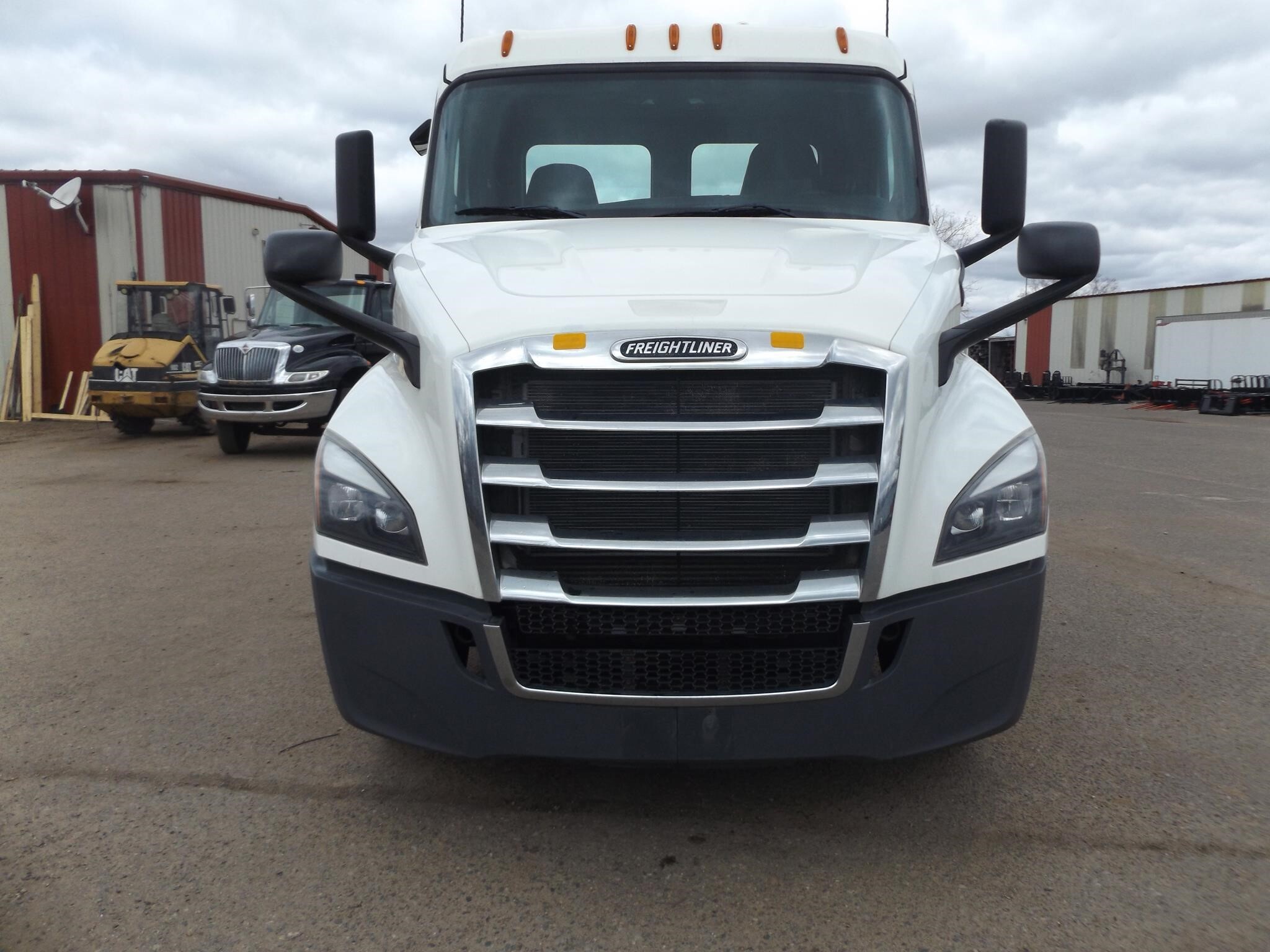 2020 Freightliner CASCADIA 116 Semi Trucks/Trailer