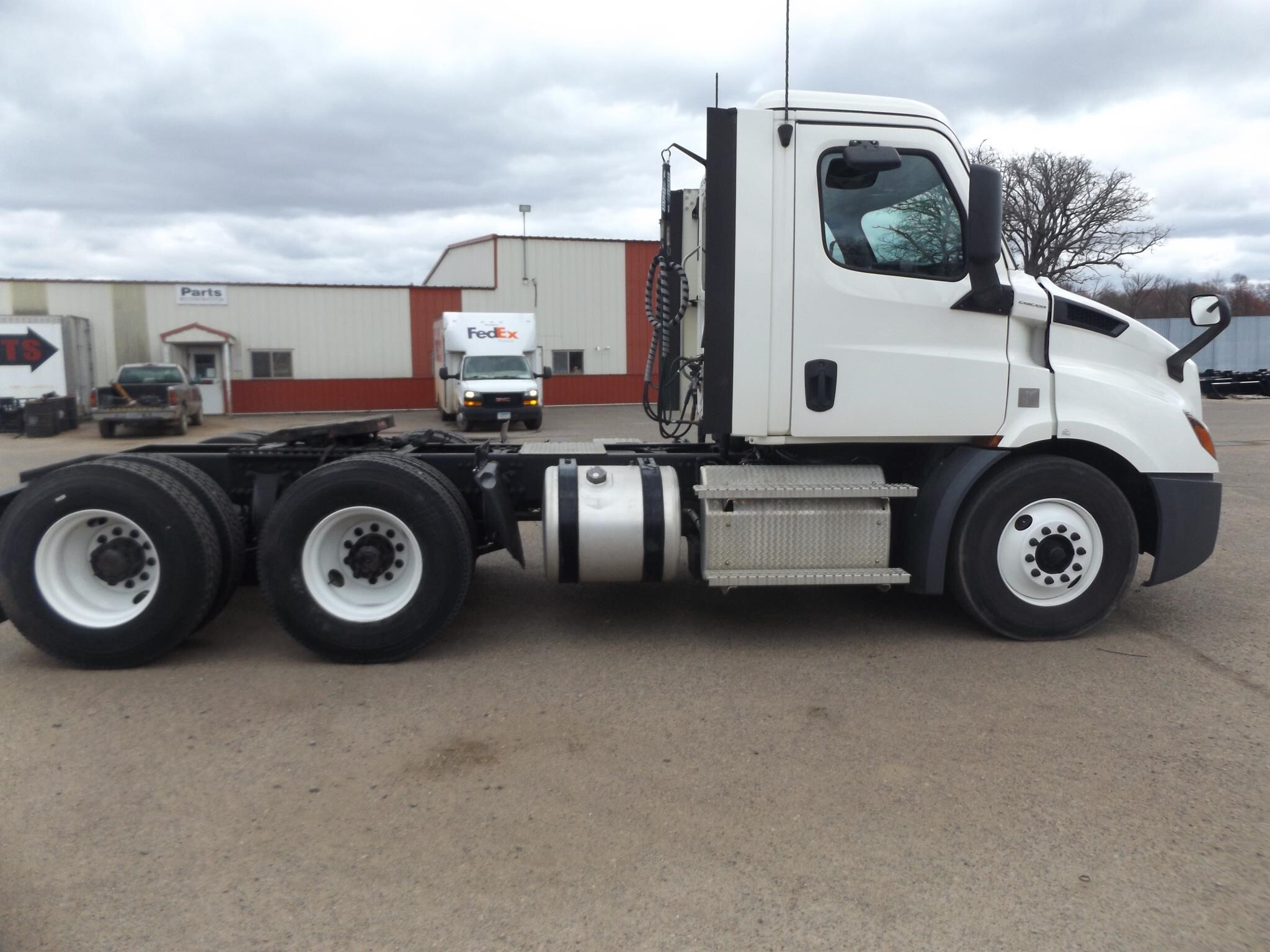 2020 Freightliner CASCADIA 116 Semi Trucks/Trailer