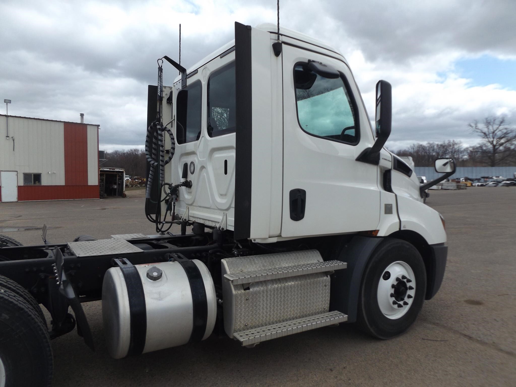 2020 Freightliner CASCADIA 116 Semi Trucks/Trailer